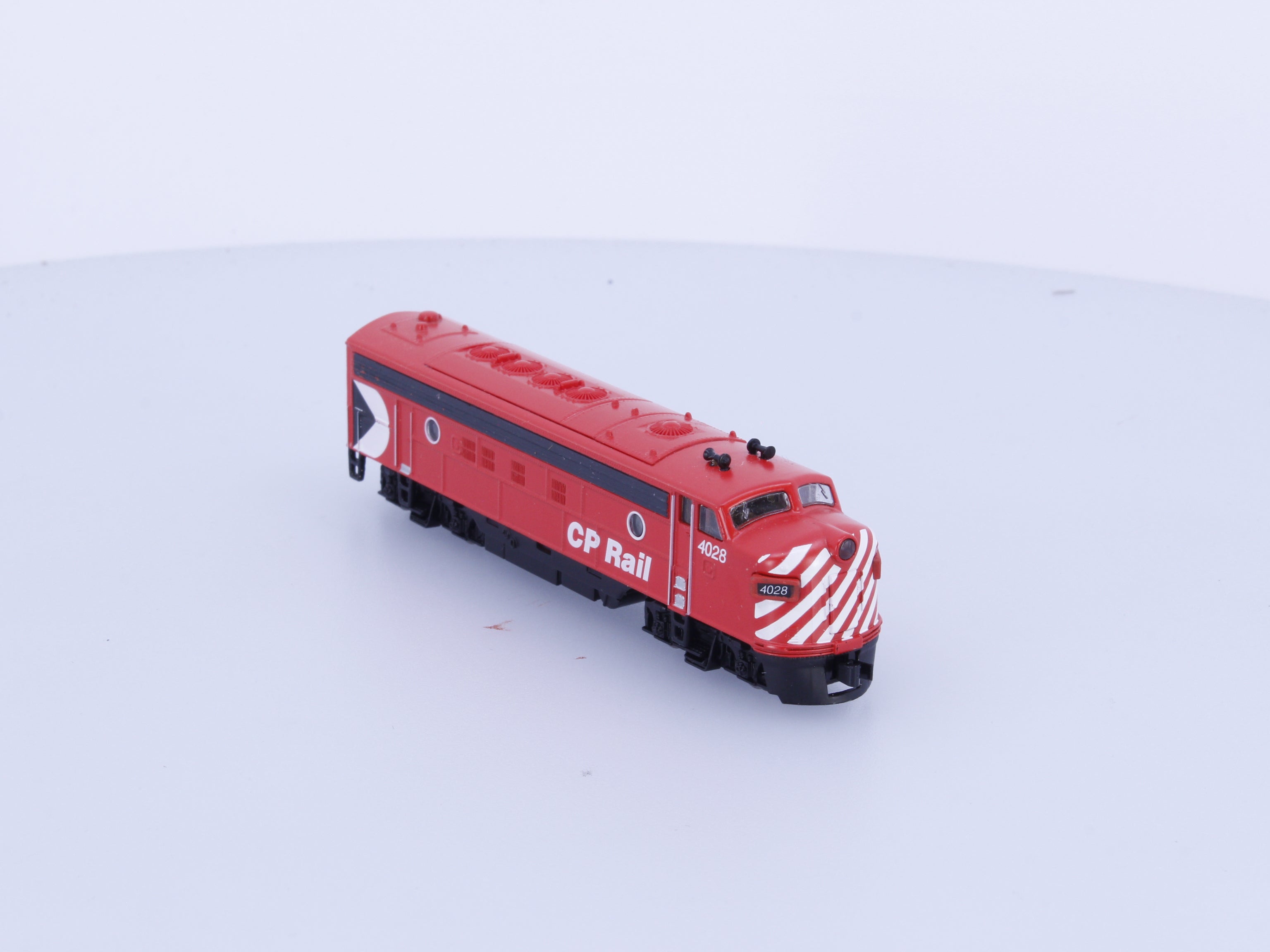 Model Power 7442-1 N FP-7 Diesel Locomotive Canadian Pacific (CP) 4028 Analog DC (#1)
