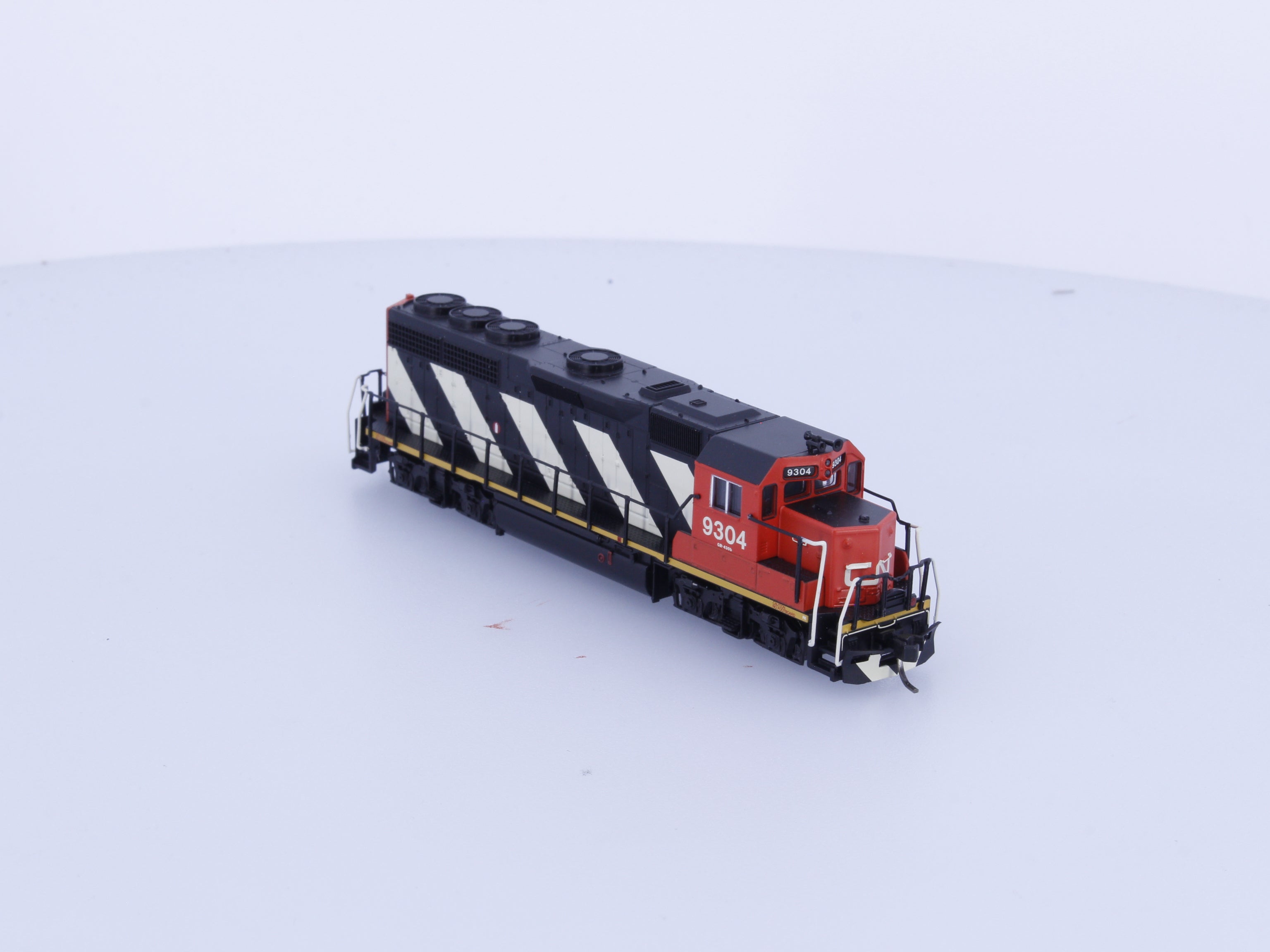 Atlas 40004184 N GP40 Diesel Locomotive Gold Series ESU Sound Canadian National (CN) 9304 DCC & Sound