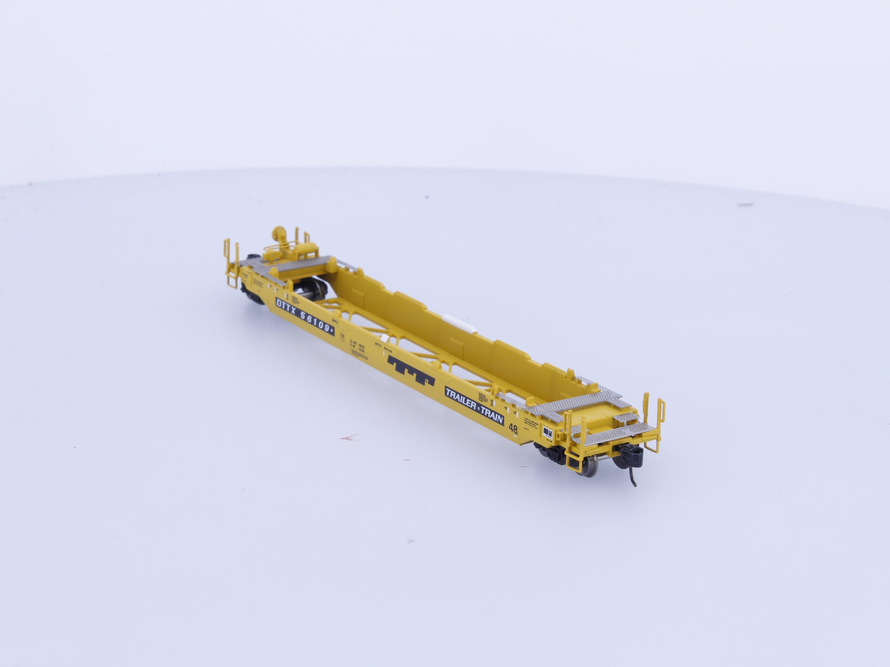 Athearn ATH3281 N 48' Husky Stack Well Car Trailer Train TTX Corp. (TTX) 56109
