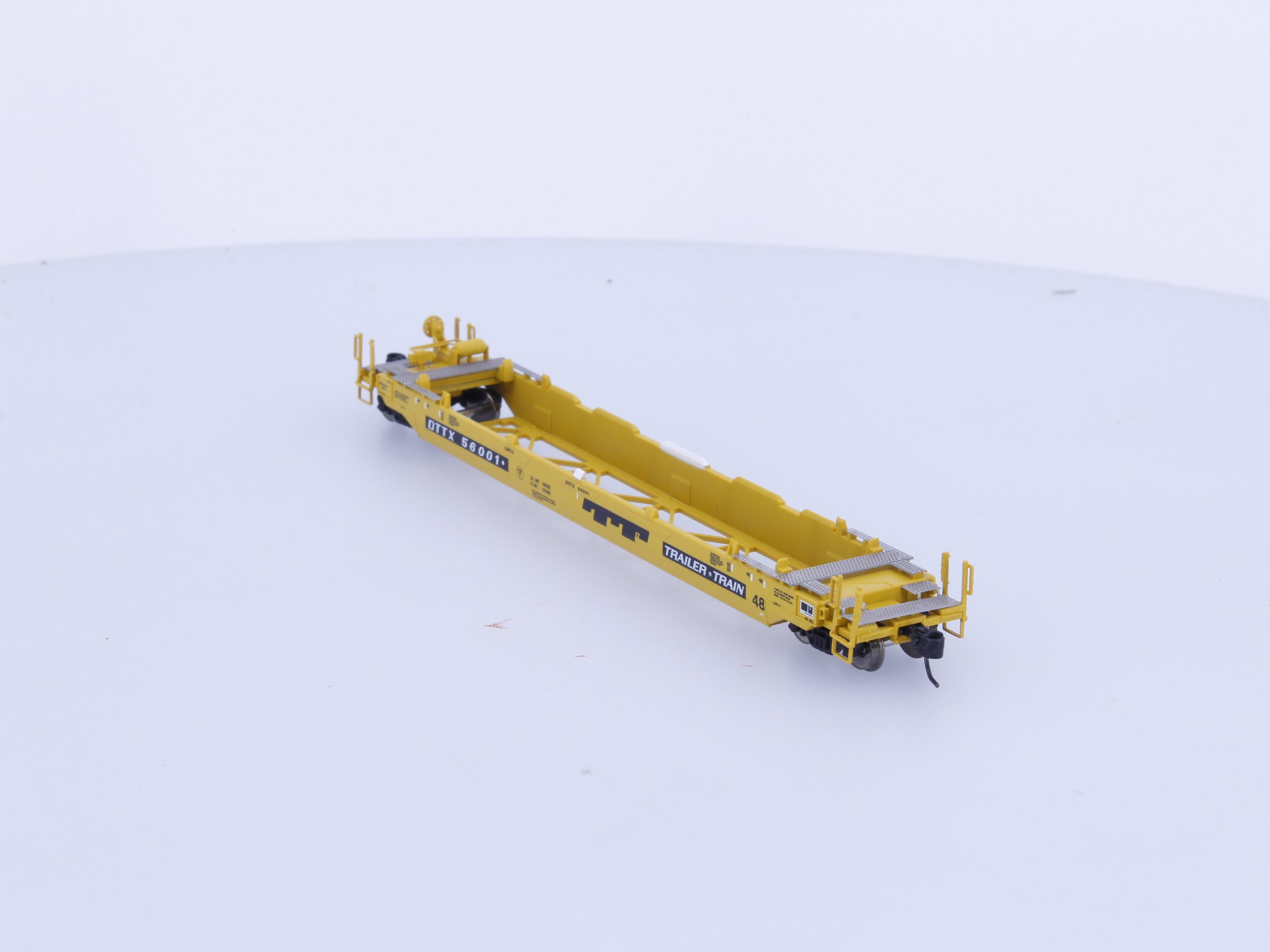 Athearn ATH3279 N 48' Husky Stack Well Car Trailer Train TTX Corp. (TTX) 56001