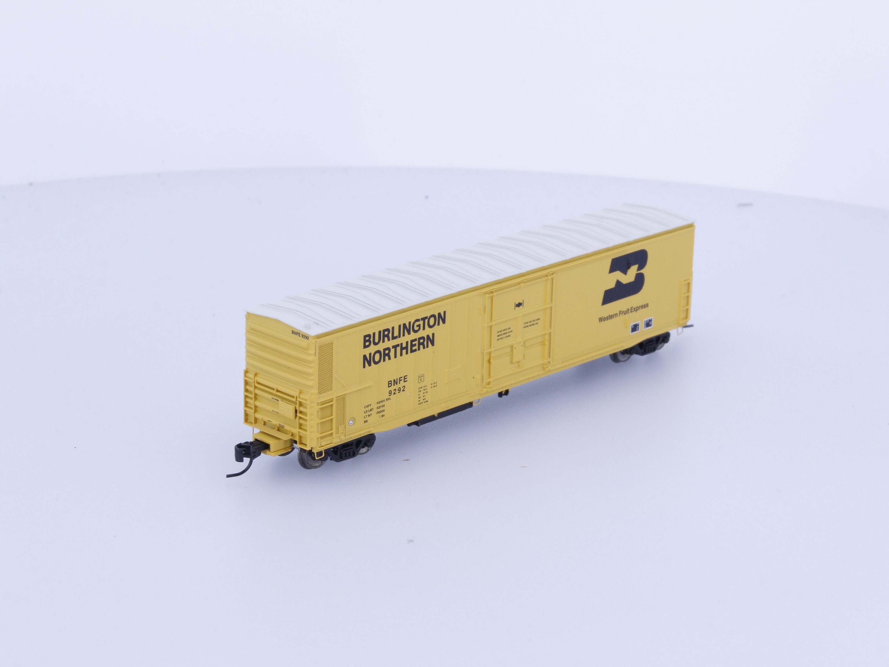 Athearn 24703 N 57' Mechanical Reefer with Sound Burlington Northern (BN) 9292