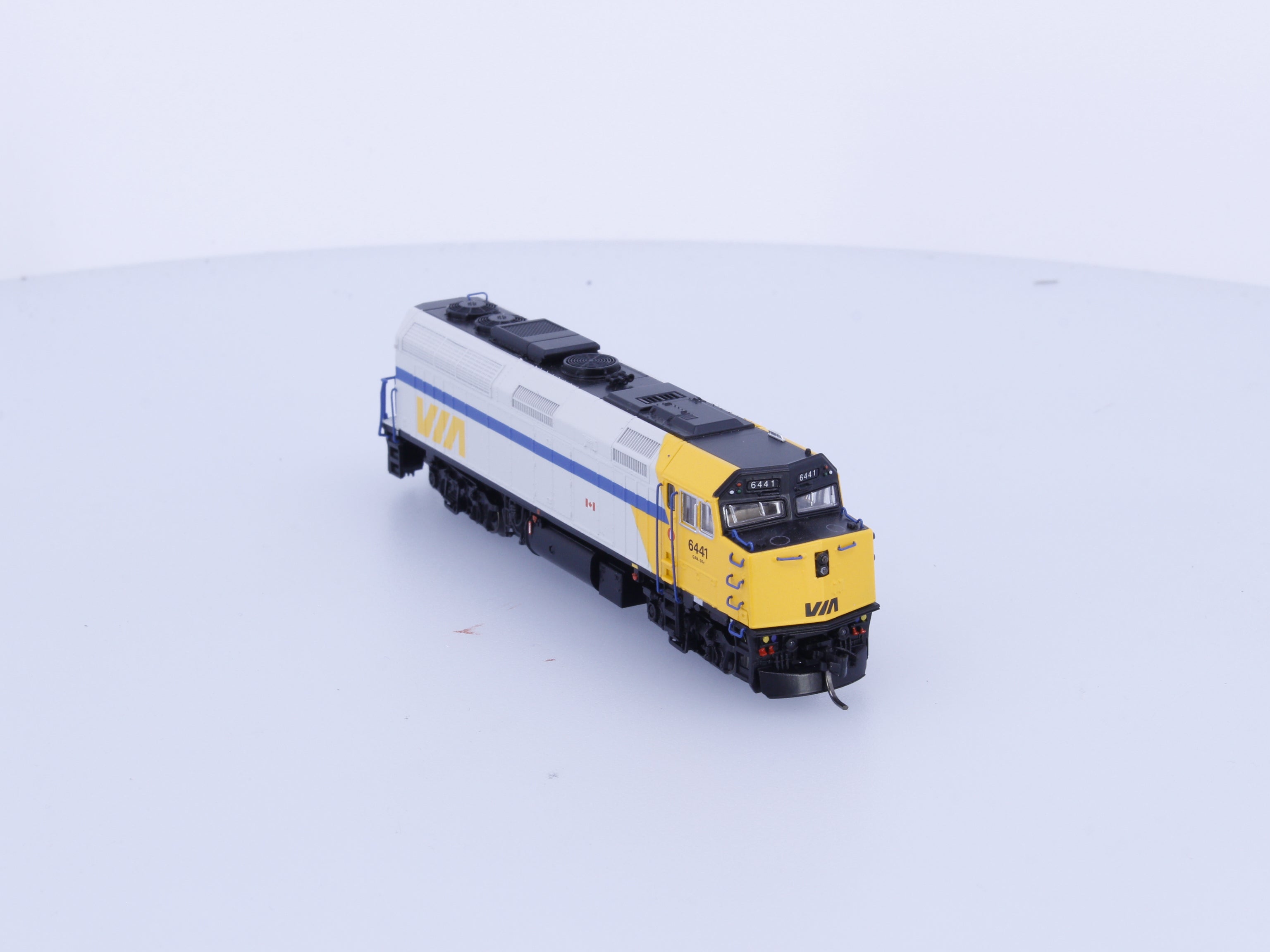 Rapido 580504 N F40PH-2D Diesel Locomotive Original Scheme Via Rail (VIA) 6441 DCC & Sound