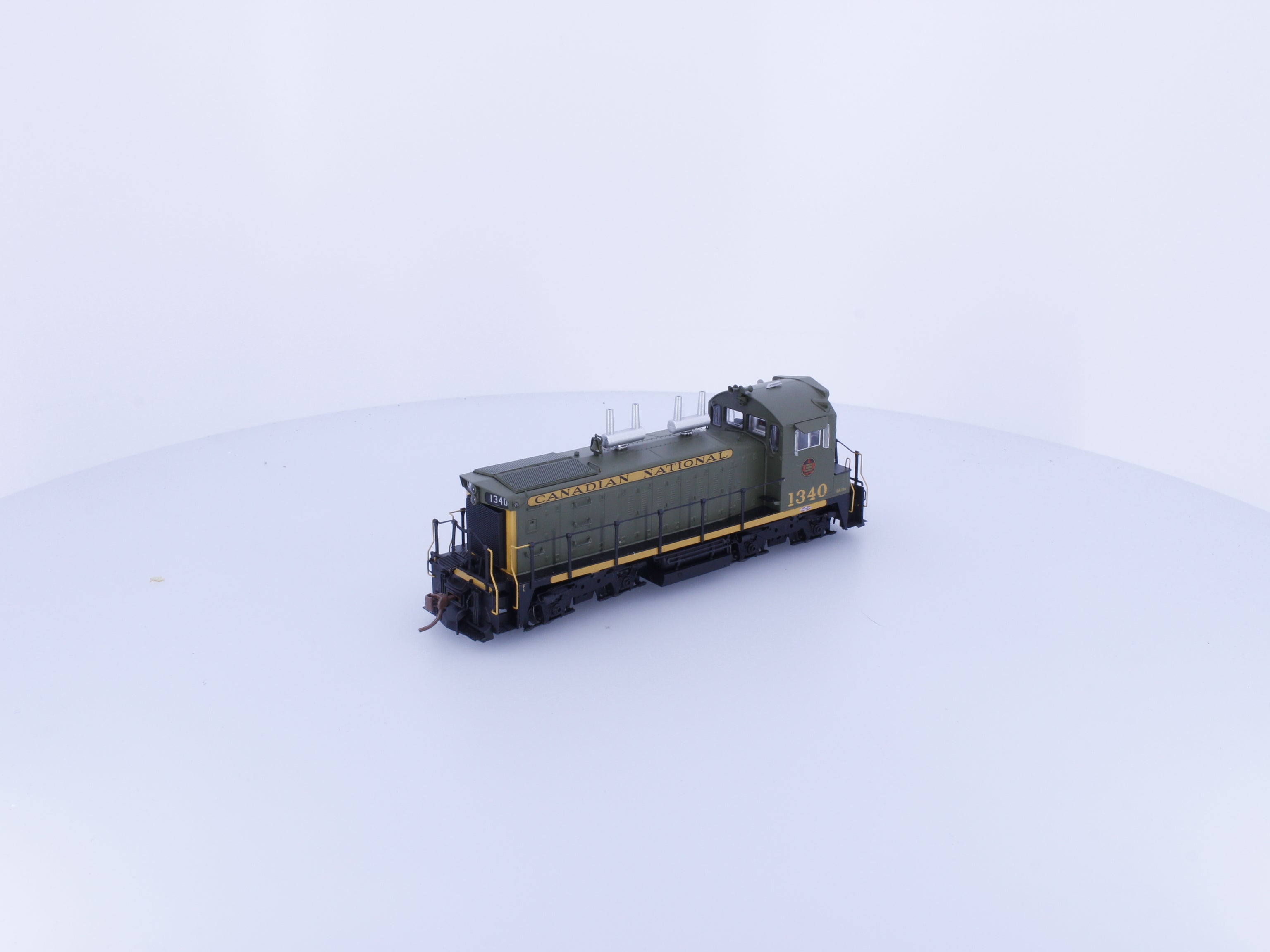 Rapido 26535 HO GMDD SW1200RS Diesel Locomotive Green Scheme Canadian National (CN) 1340 DCC & Sound