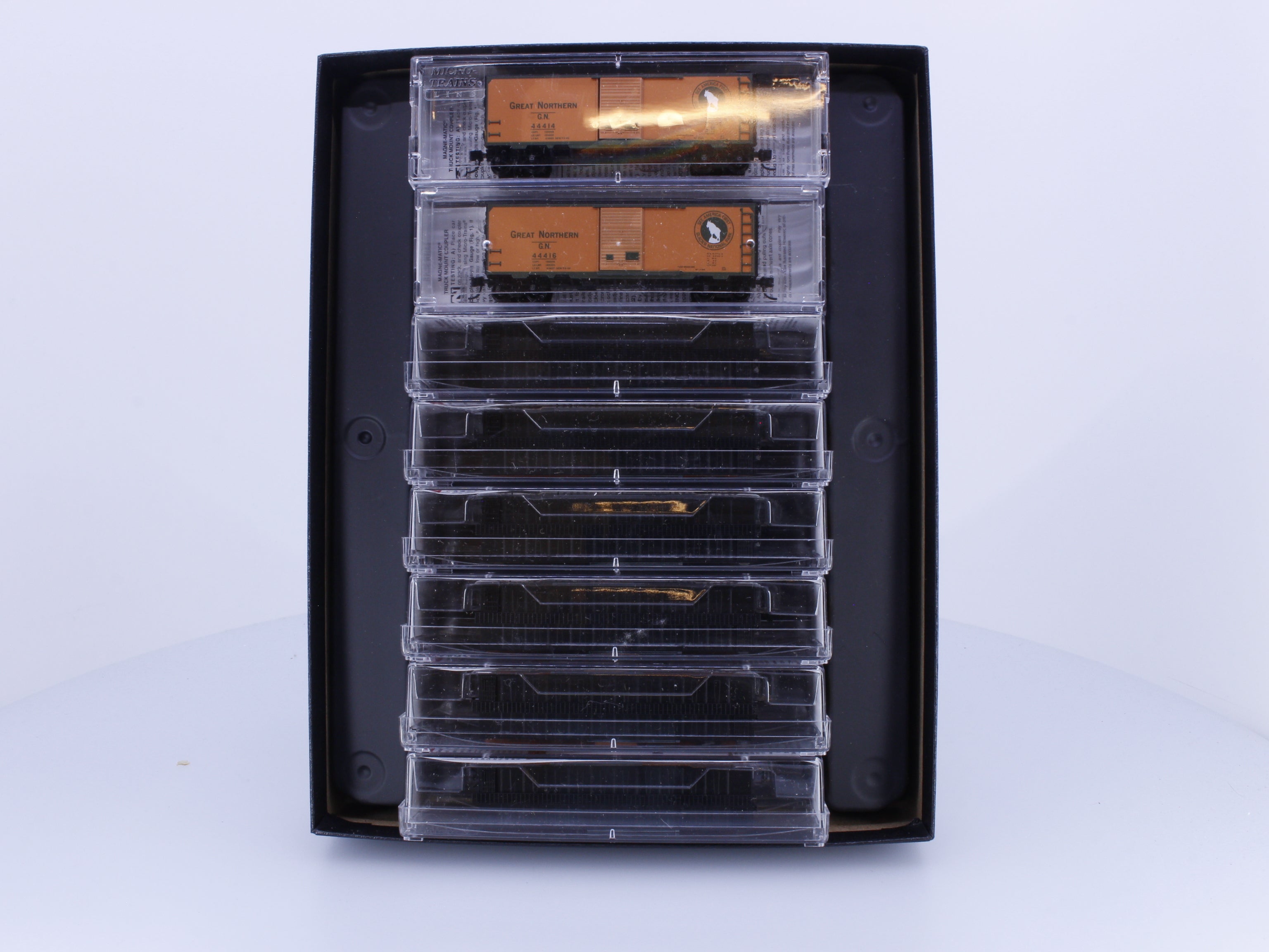 Micro Trains 99300820 N 8 Pack Of Box Cars Great Northern (GN) 44414-44439 (#1)
