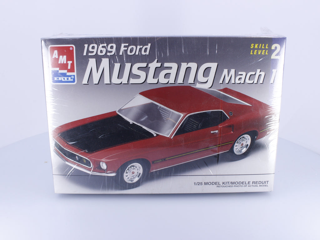 AMT 8233 G 1969 Ford Mustang Mach 1 Plastic Model Kit 1/25 (#1)