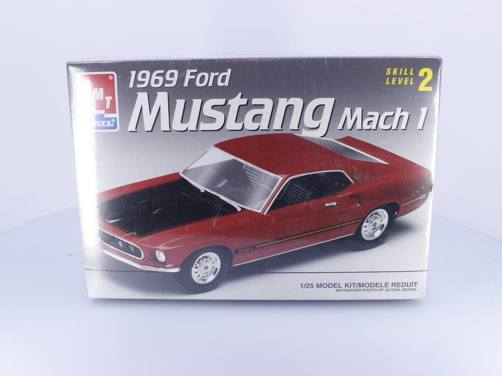 AMT 8233 G 1969 Ford Mustang Mach 1 Plastic Model Kit 1/25 (#2)