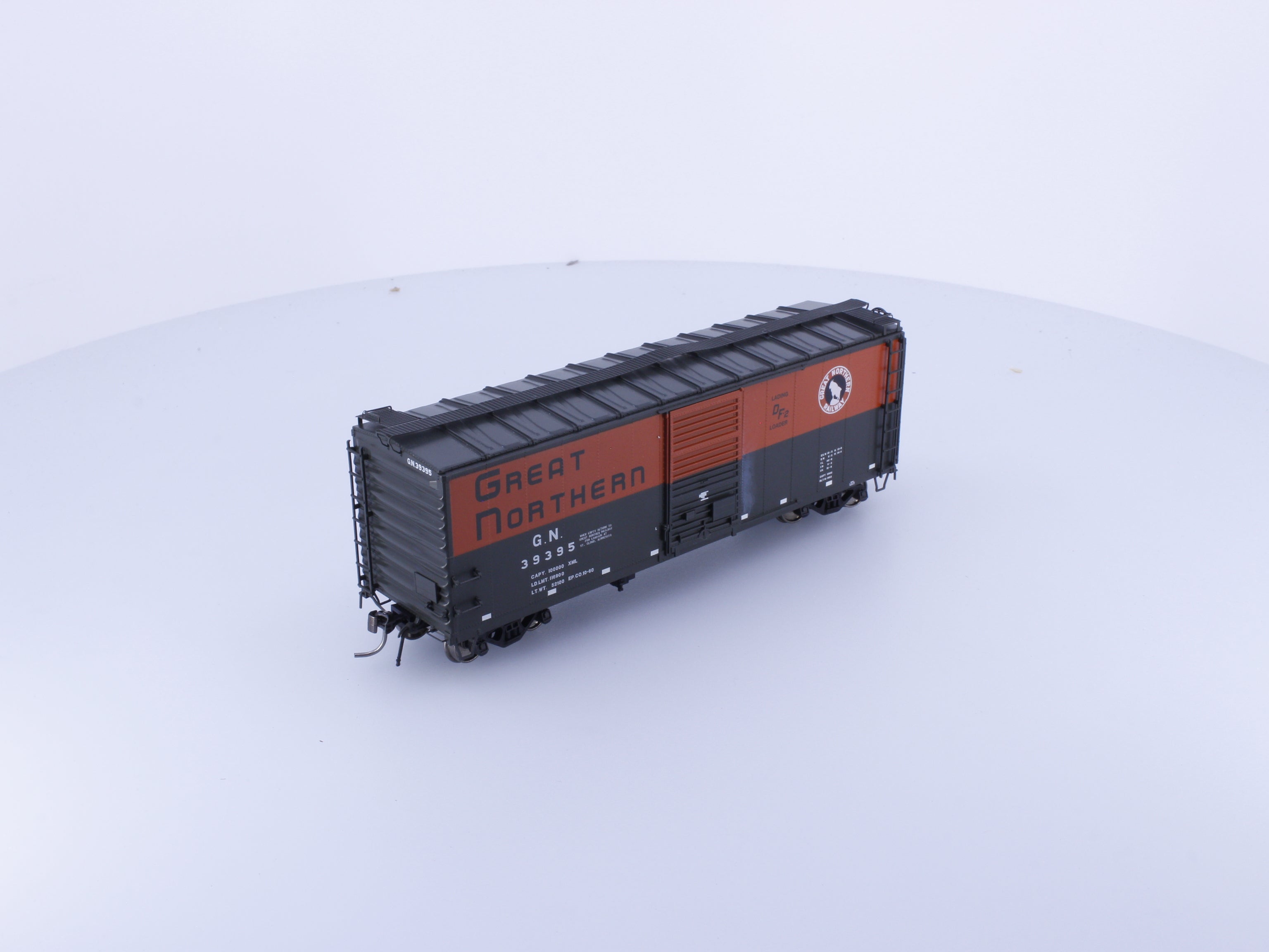 Rapido 155004A HO 40' Box Car With Early IDNE Green and Orange Great Northern (GN) 39395