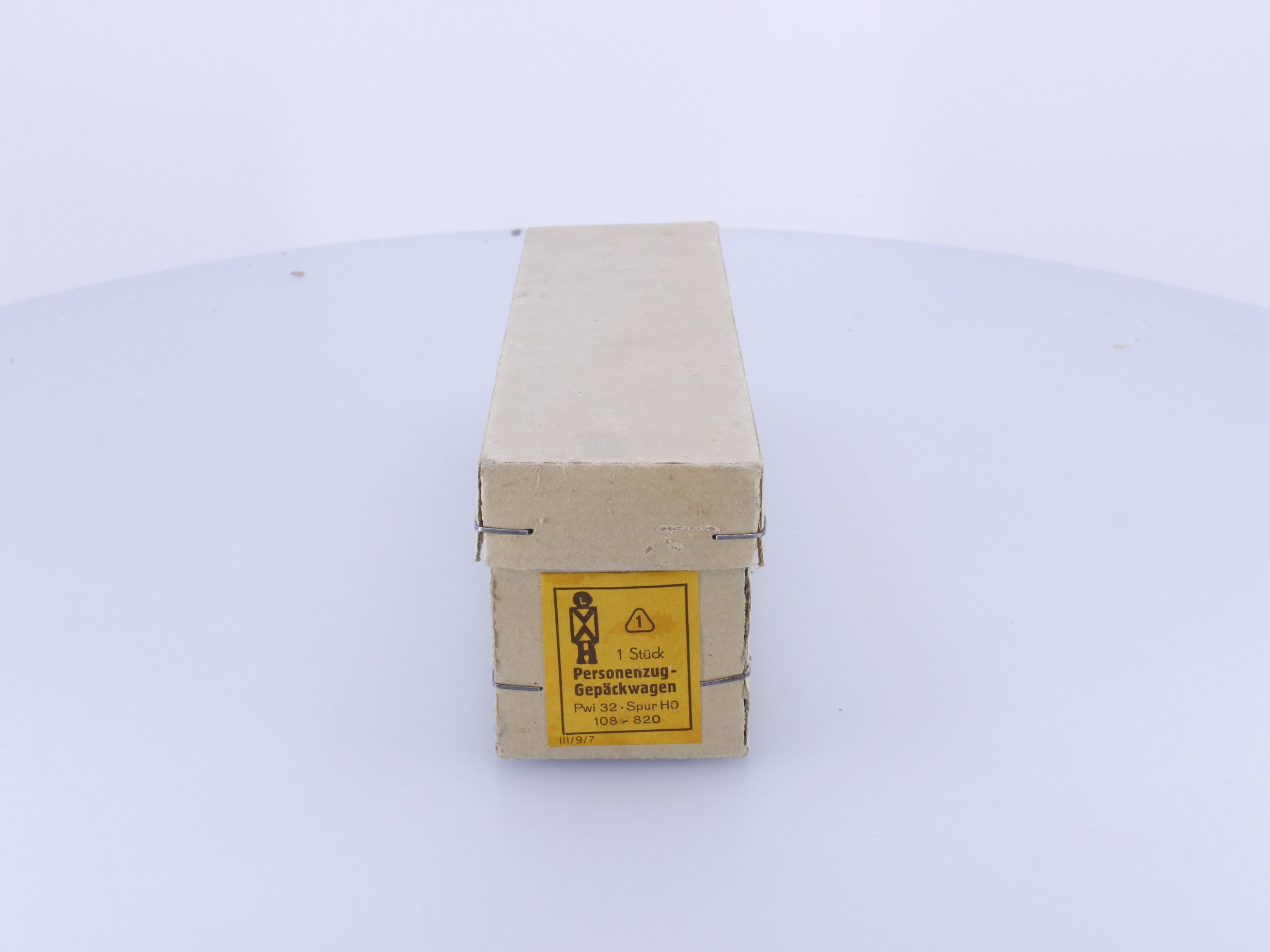 Herr 108-820 HO DR Baggage Car Gepackwagen