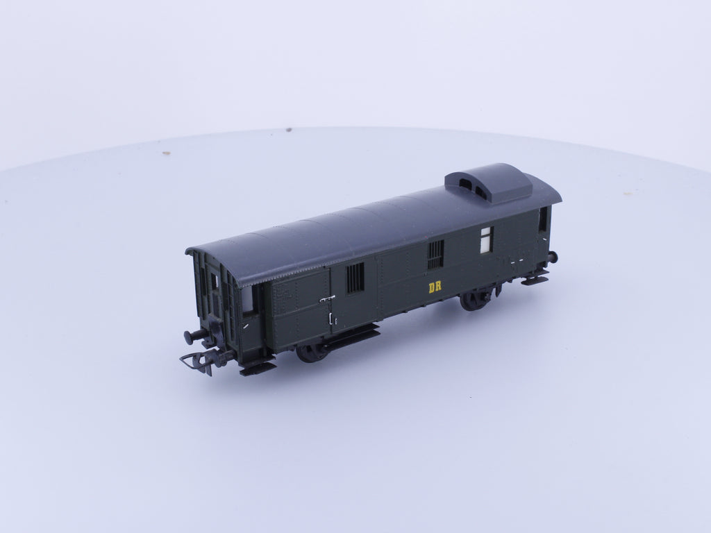 Herr 108-820 HO DR Baggage Car Gepackwagen