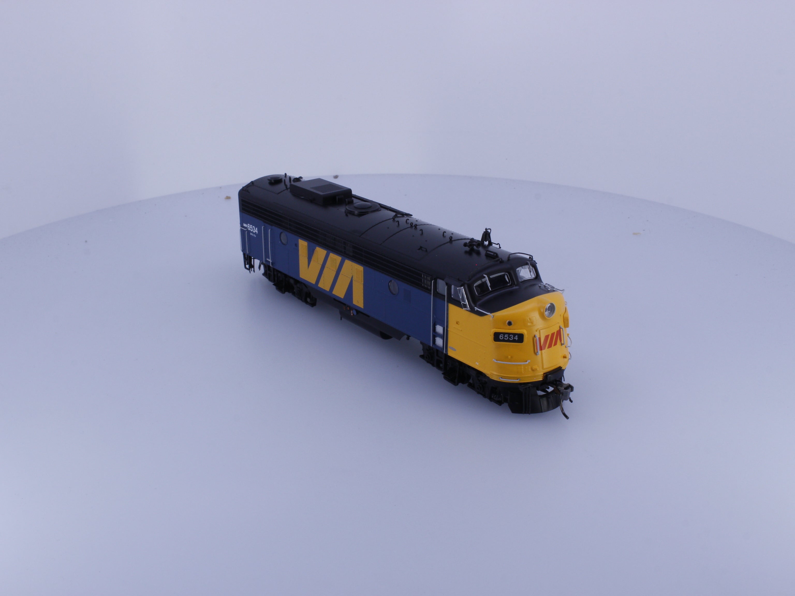 Rapido 220578 HO GMDD FP9A Diesel Locomotive Via Rail (VIA) 6534 DCC & Sound