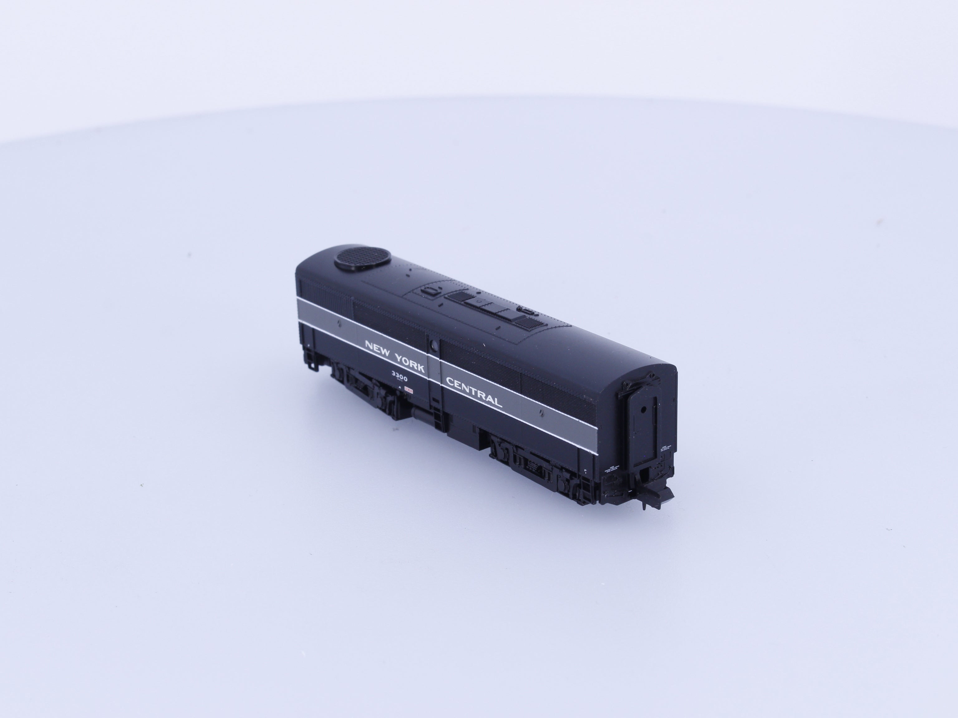 Life-Like 7423 N FB1 B Unit Diesel Locomotive New York Central (NYC) 3300 Analog DC