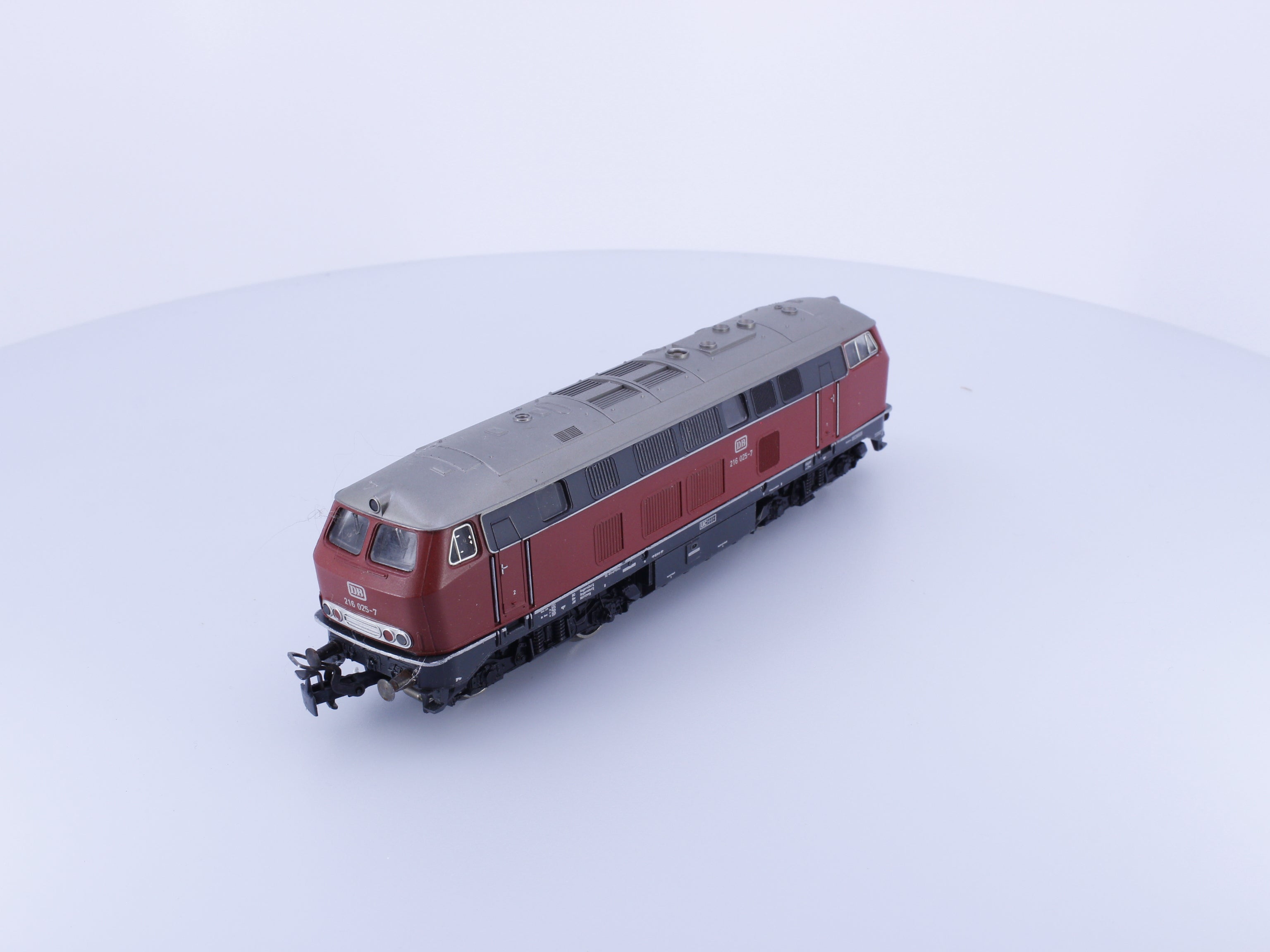 Marklin 3075 HO DB V160 Diesel Locomotive 216025-7 Analog AC