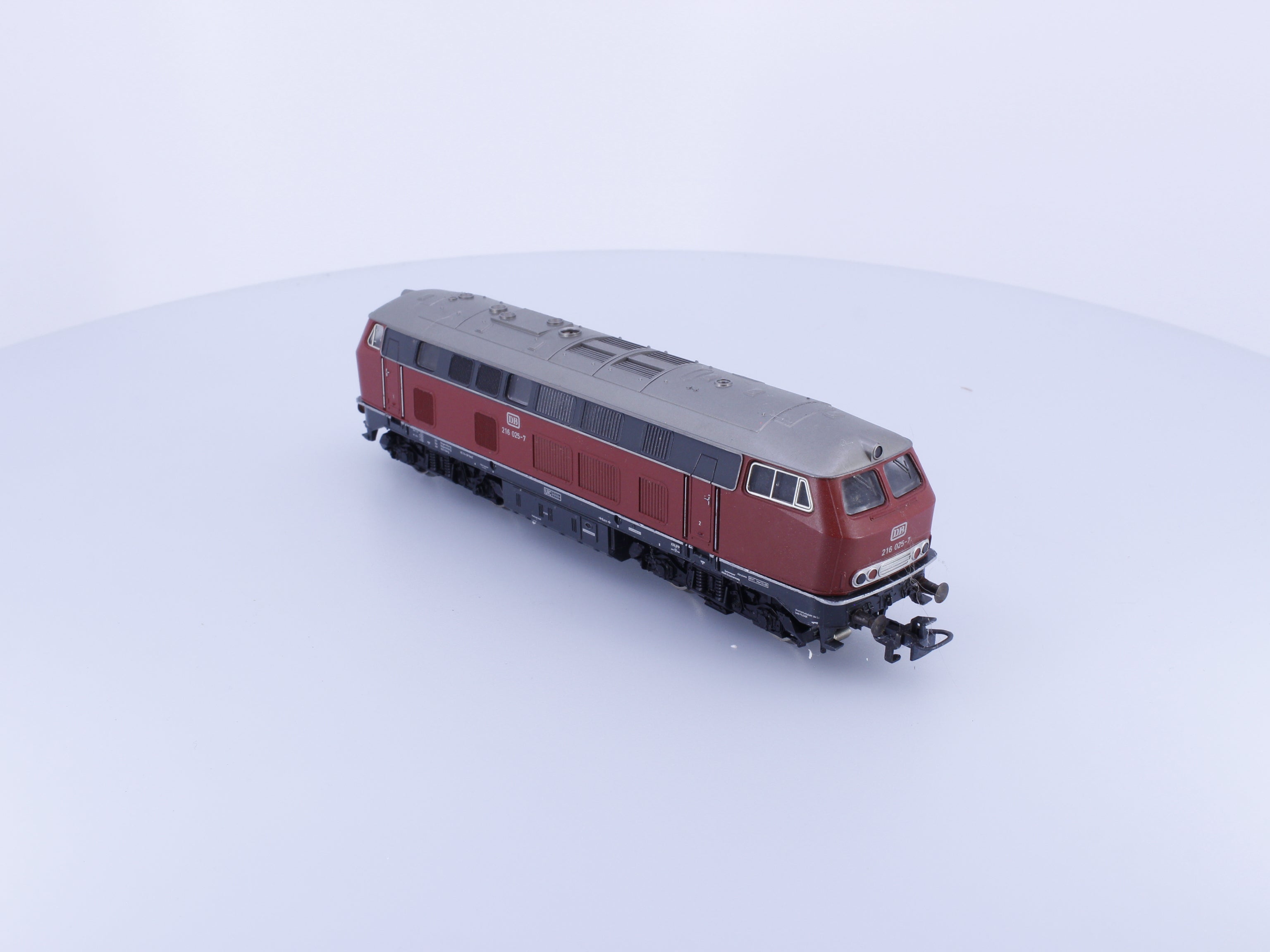 Marklin 3075 HO DB V160 Diesel Locomotive 216025-7 Analog AC