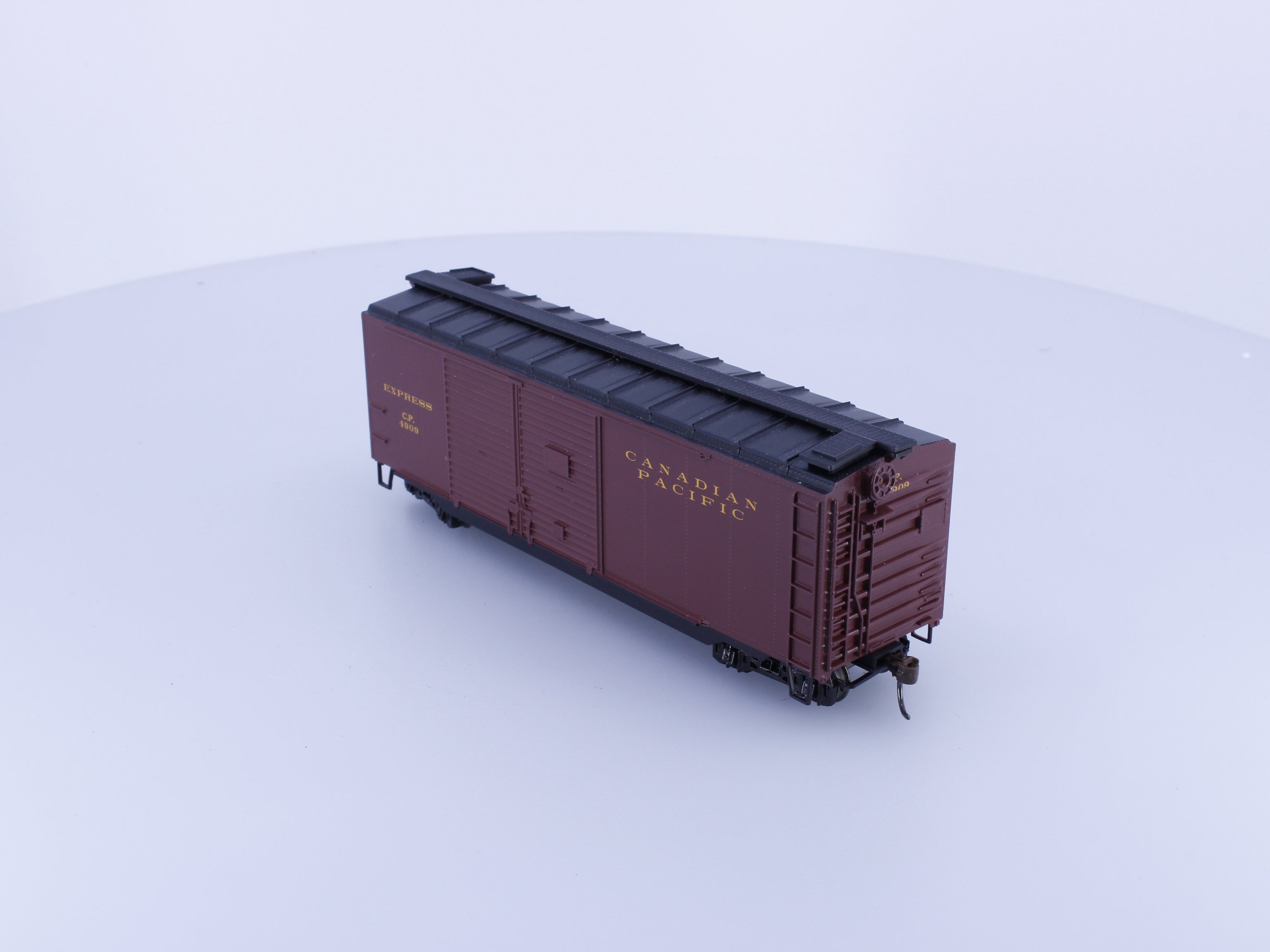 Athearn ATH72622 HO 40' Express Box Car Canadian Pacific (CP) 4909