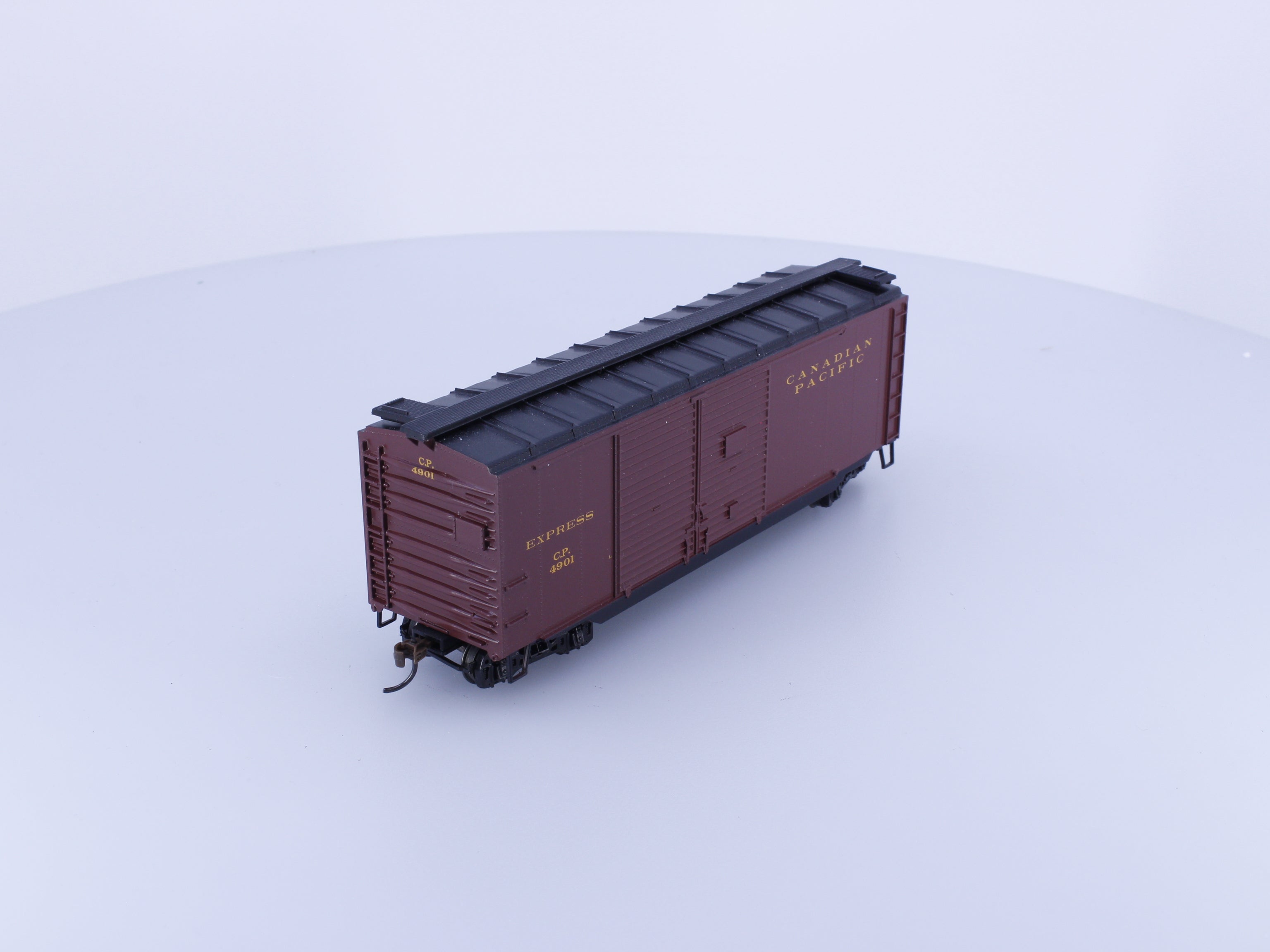 Athearn ATH72620 HO 40' Express Box Car Canadian Pacific (CP) 4901