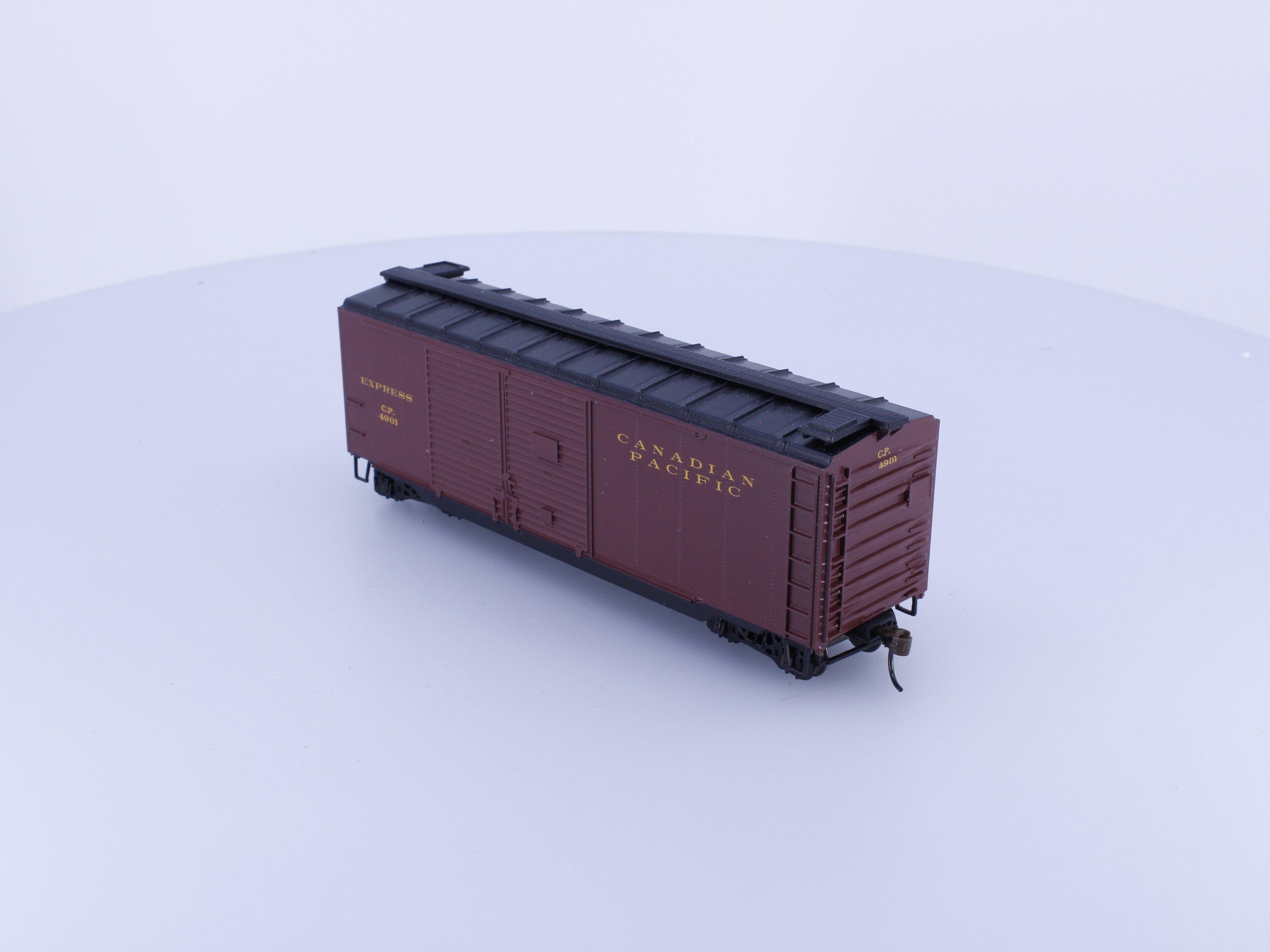 Athearn ATH72620 HO 40' Express Box Car Canadian Pacific (CP) 4901