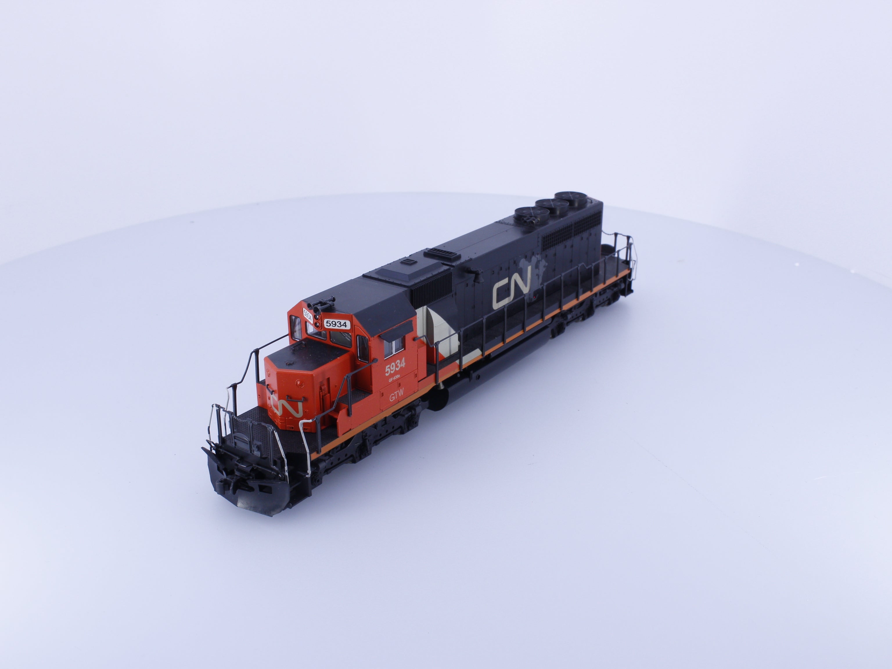 Kato 37-2802 HO EMD SD40-2 Diesel Locomotive Canadian National (CN) 5934 Analog DC