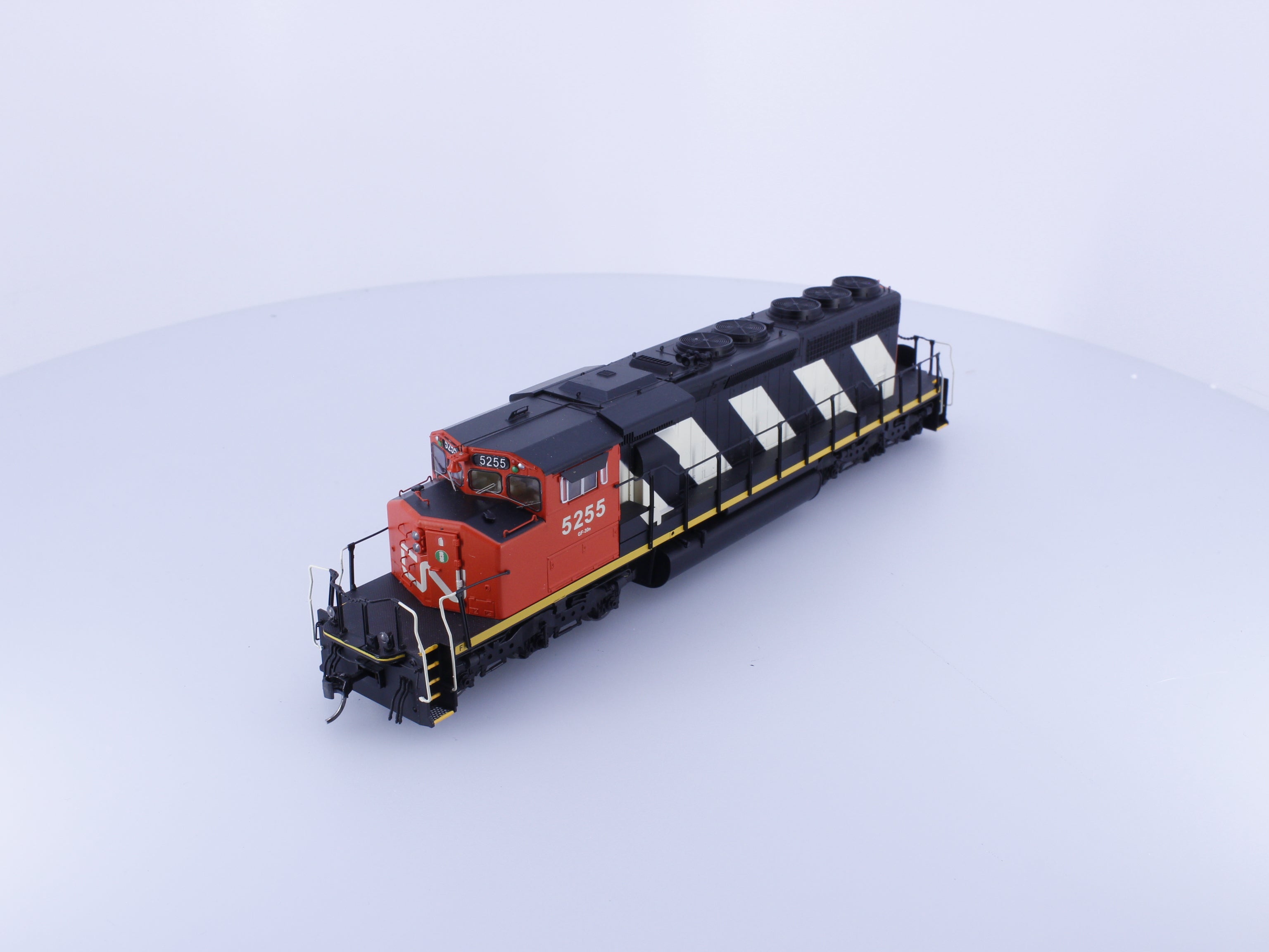 InterMountain 49301S-03 HO SD40-2W Diesel Locomotive Canadian National (CN) 5255 DCC & Sound