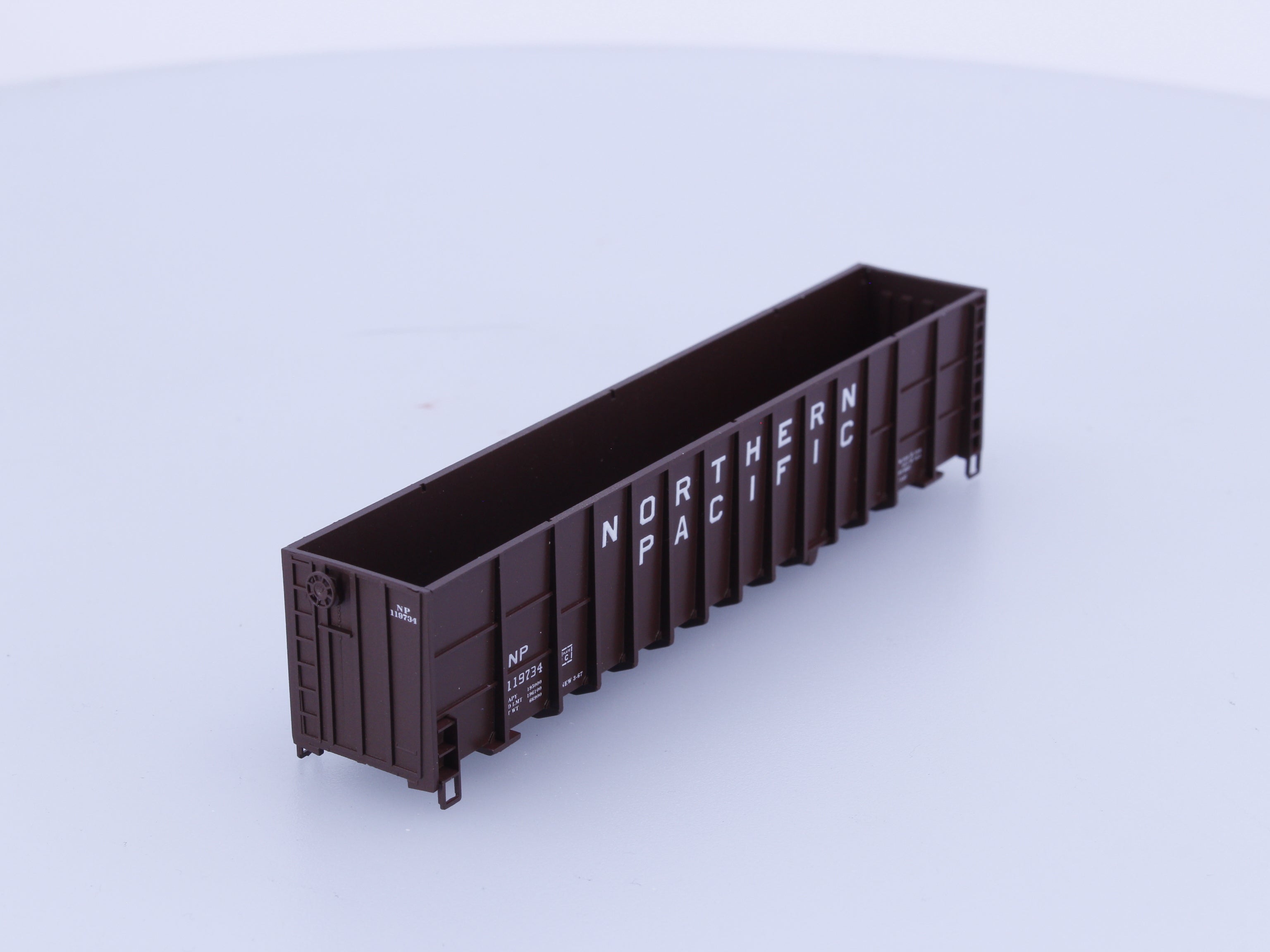 Deluxe Materials 10510 N 100T Wood Chip Car no Trucks Northern Pacific (NP) 119734