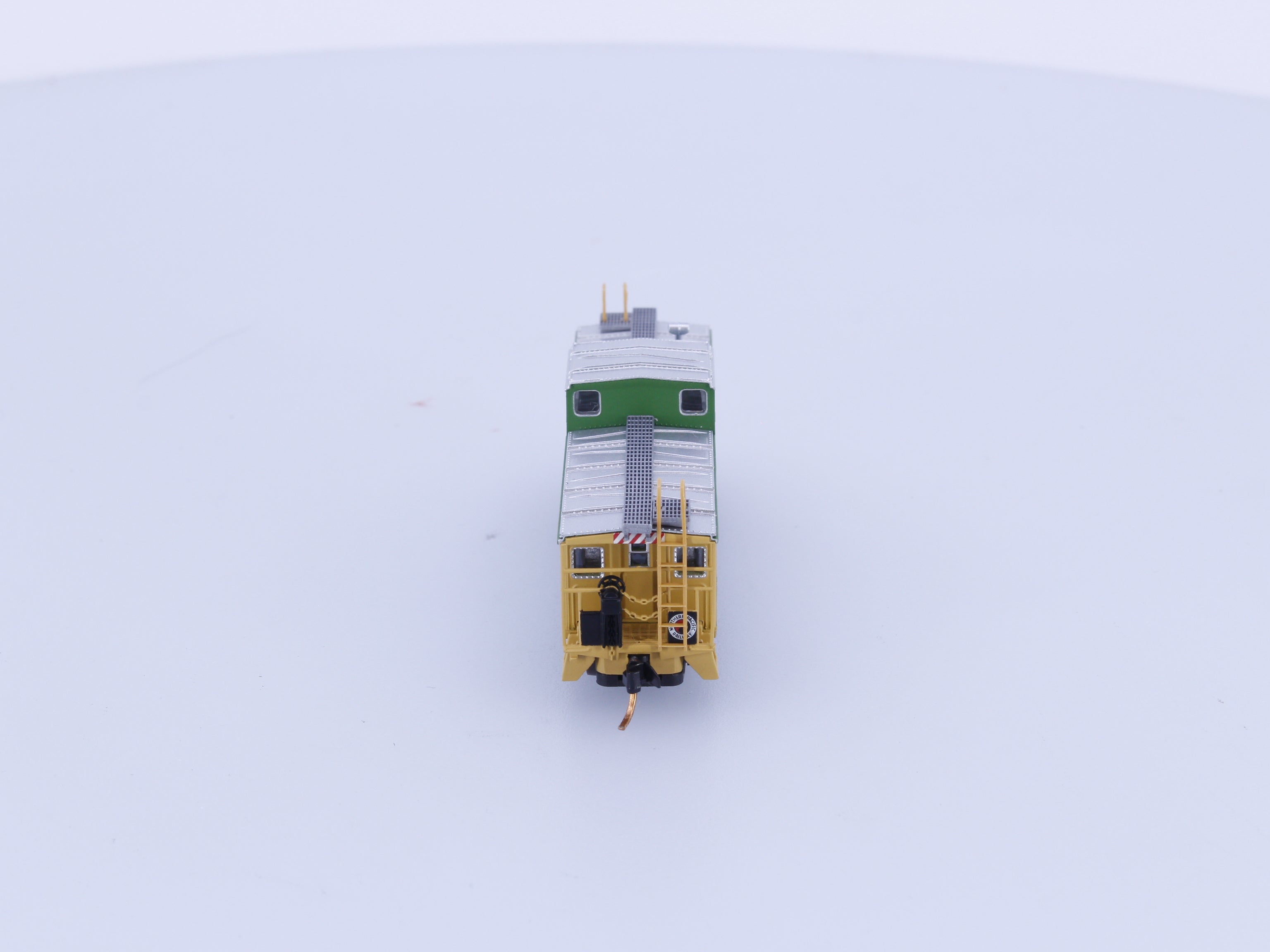 Atlas 43127 N Standard Cupola Caboose Northern Pacific (NP) 10143