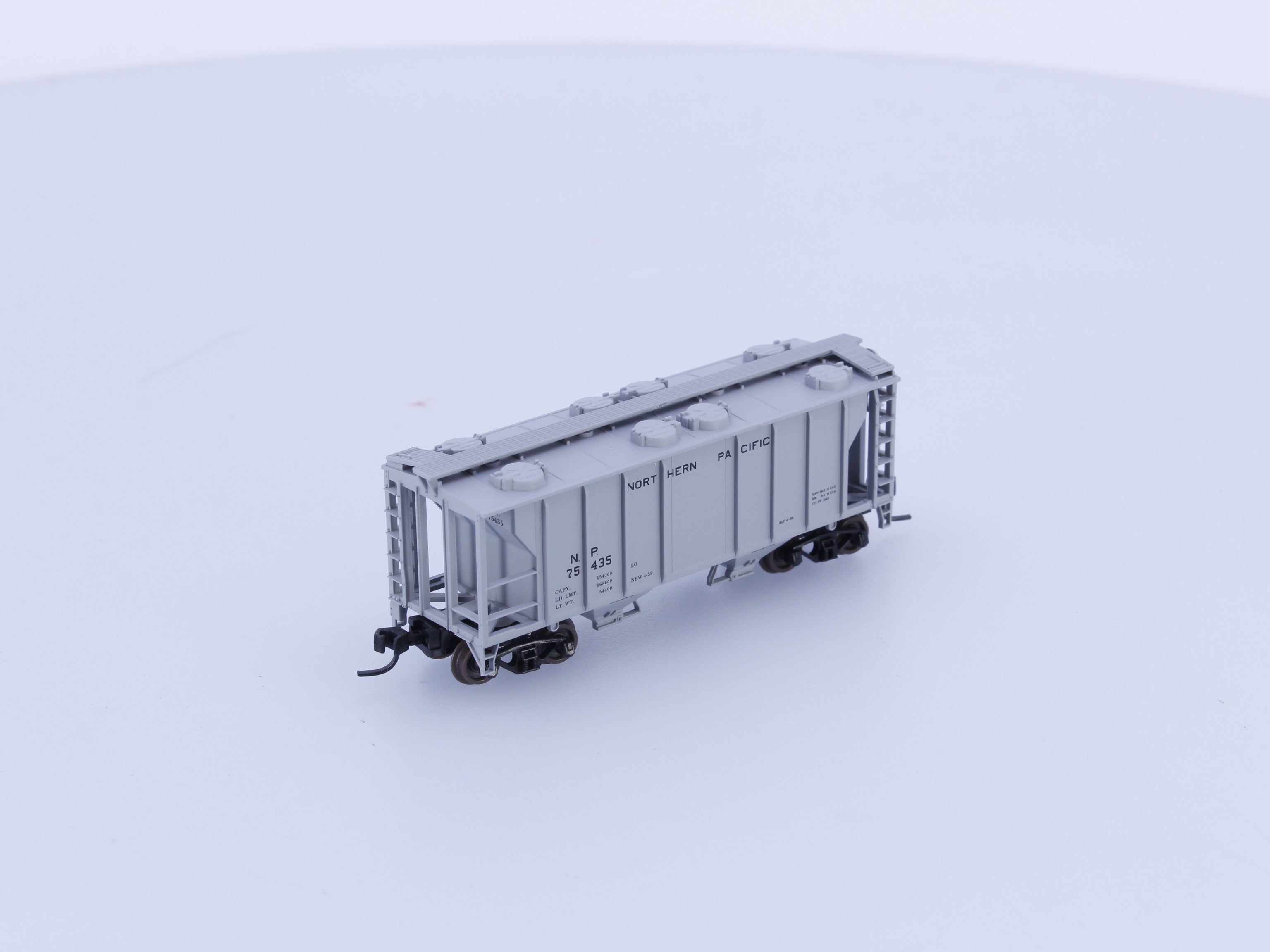 Atlas 31851 N PS-2 2 Bay 2 Bay Covered Hopper Car Northern Pacific (NP) 75435
