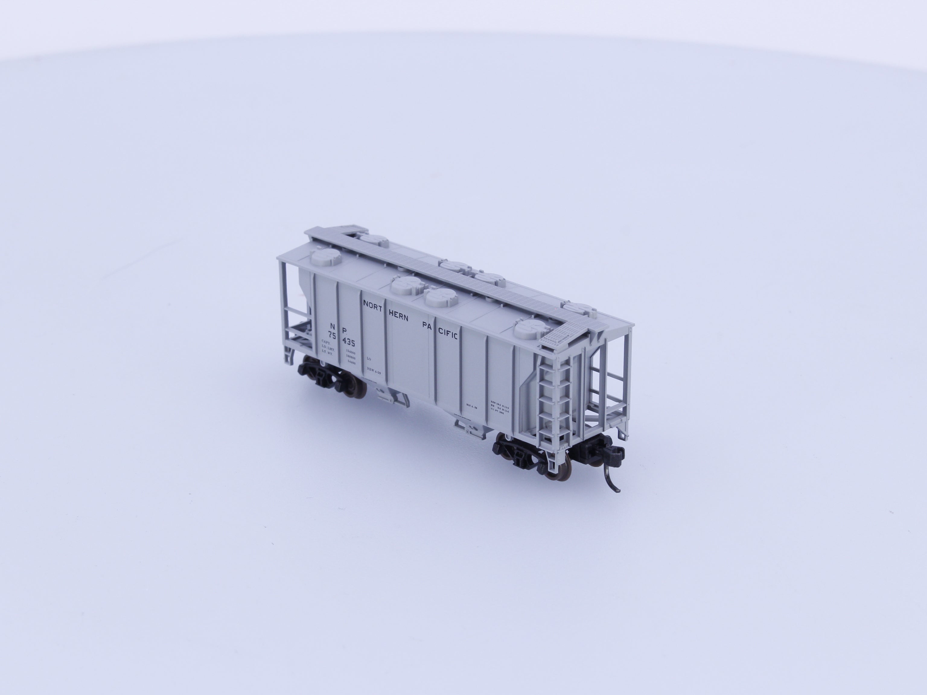 Atlas 31851 N PS-2 2 Bay 2 Bay Covered Hopper Car Northern Pacific (NP) 75435