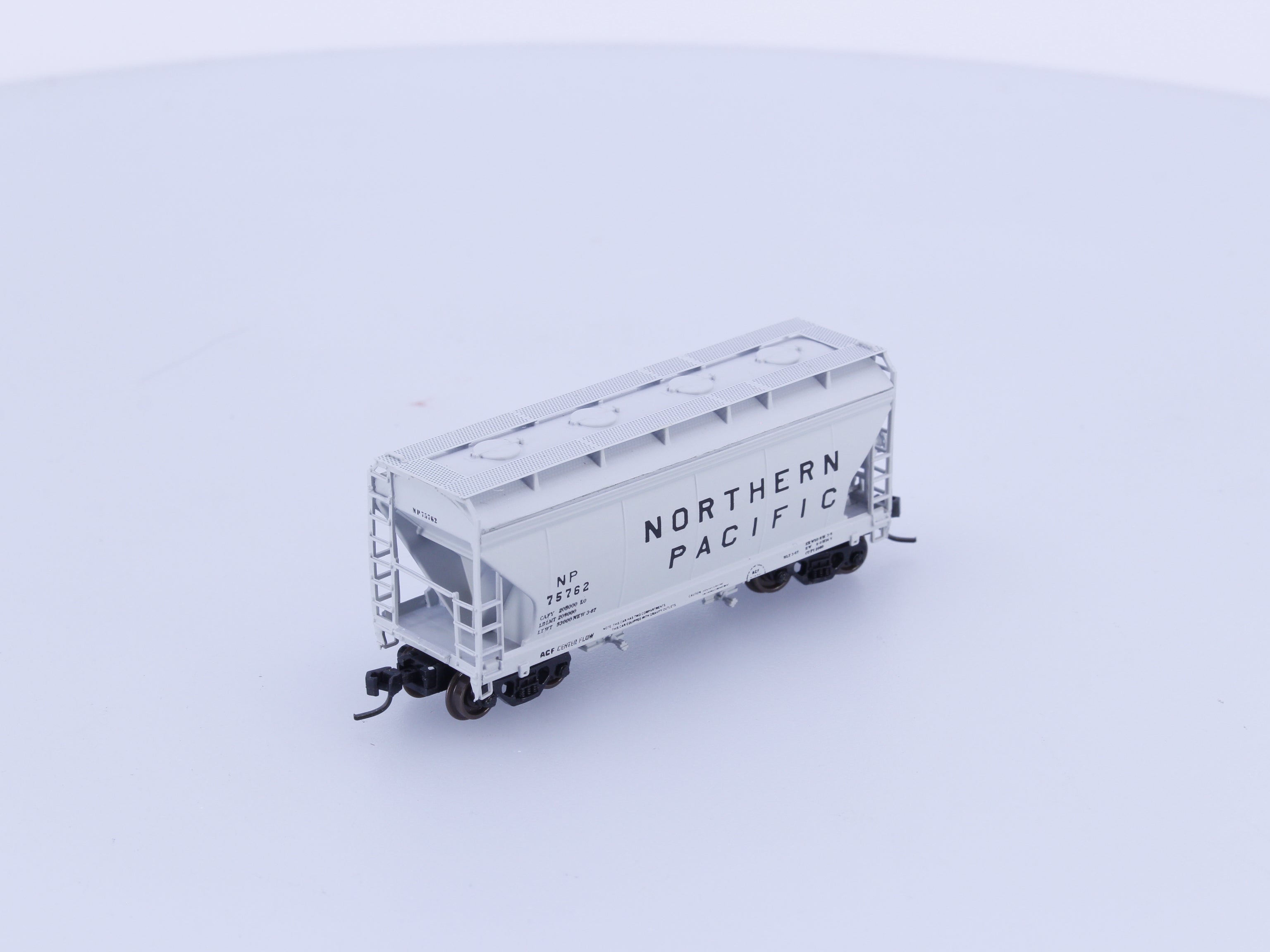 InterMountain 66513-02 N ACF Center Flow 2 Bay Hopper Northern Pacific (NP) 75762