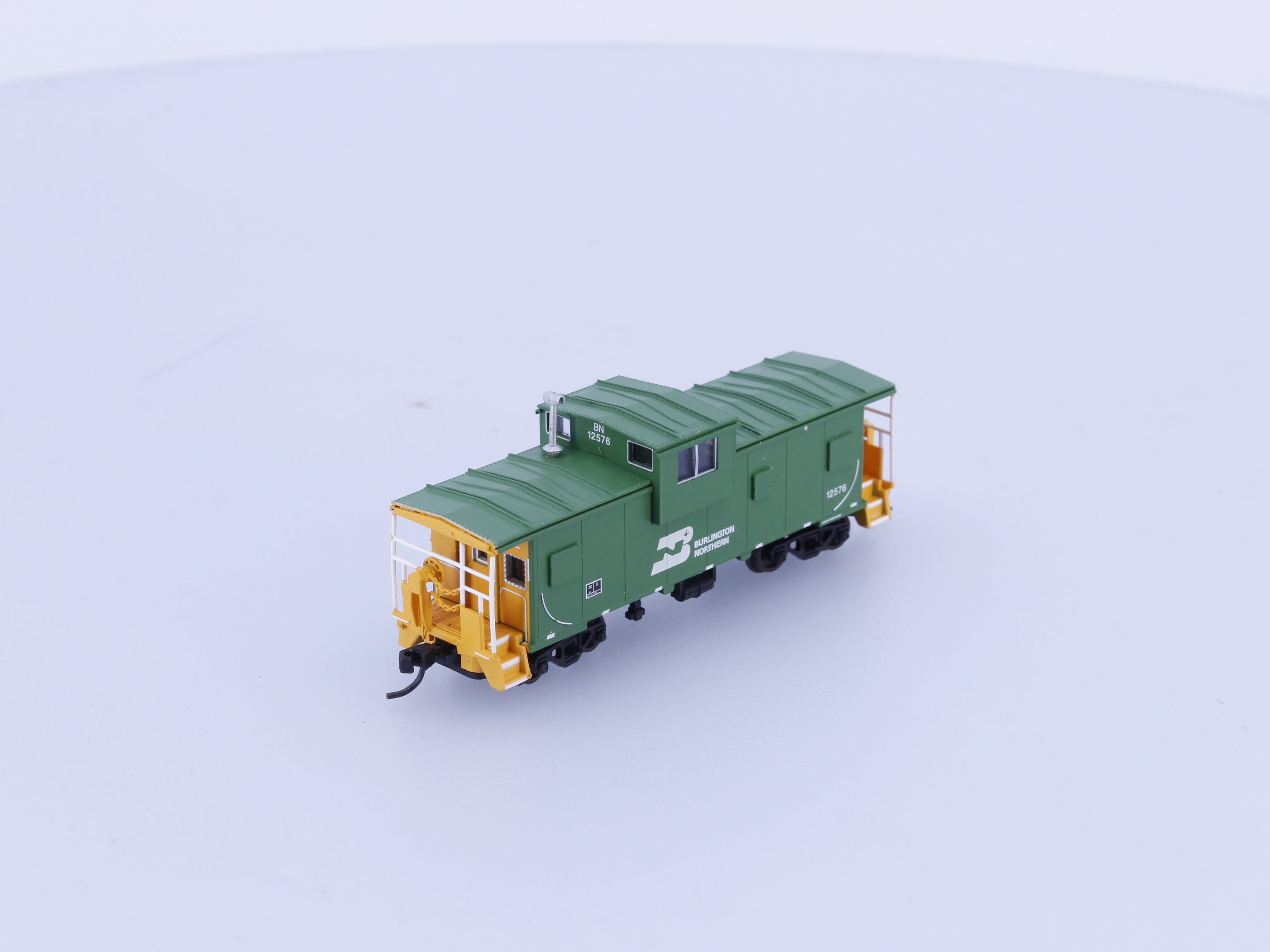 Atlas 50003143 N Extended Vision Caboose Burlington Northern (BN) 12576