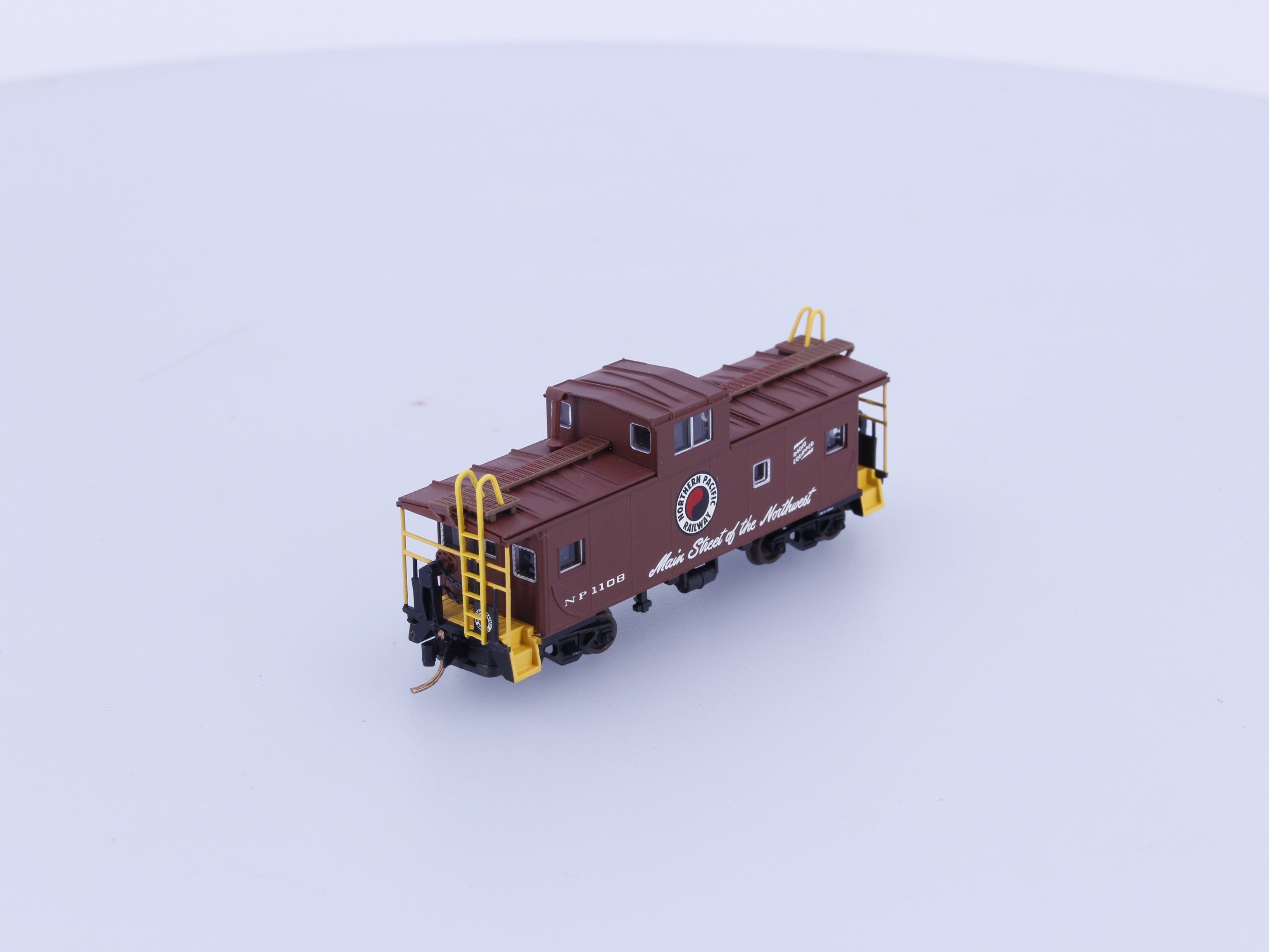 Atlas 43049 N Standard Cupola Caboose Northern Pacific (NP) 1108