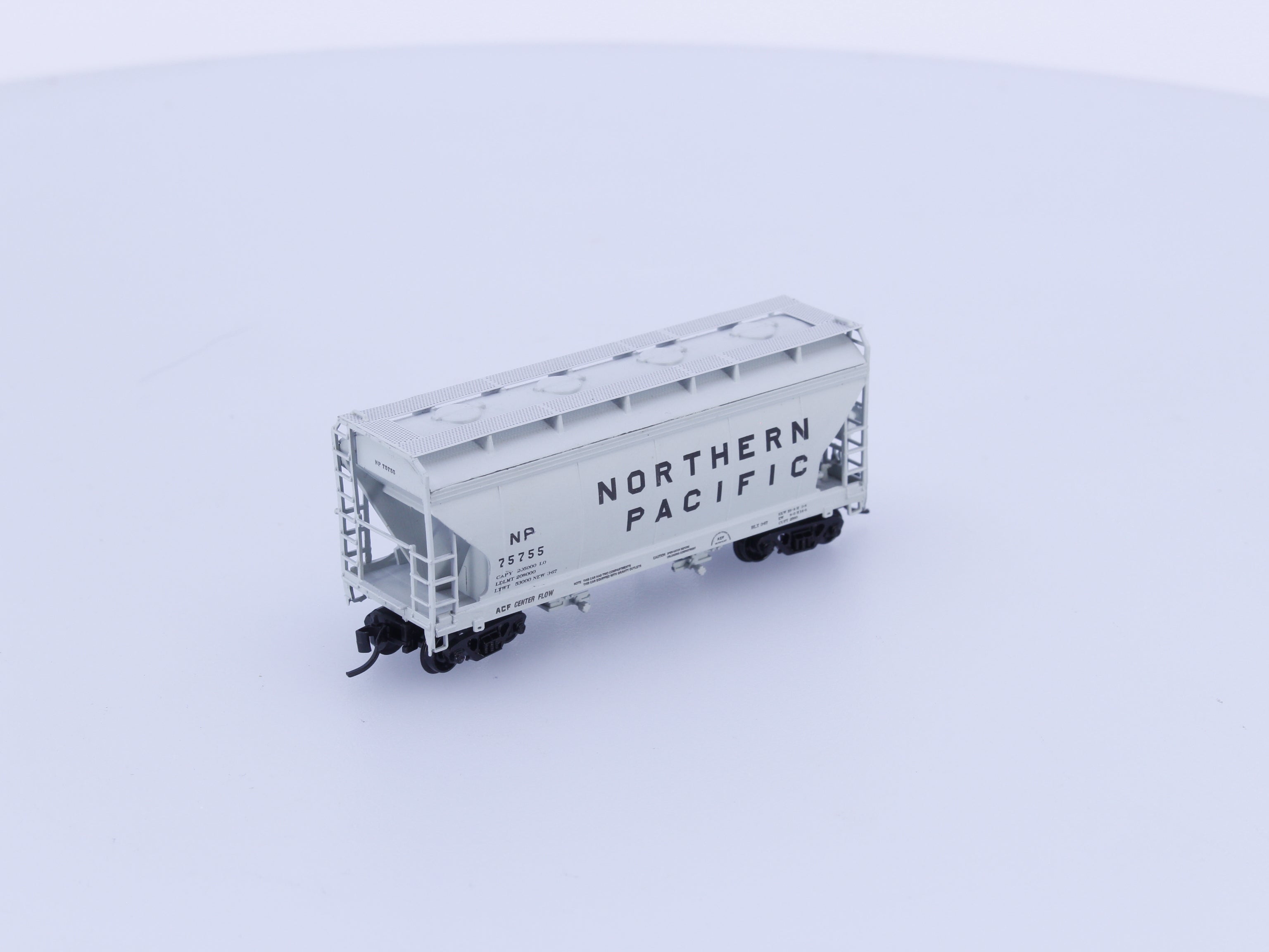 InterMountain 66513-07 N ACF Center Flow 2 Bay Hopper Northern Pacific (NP) 75755