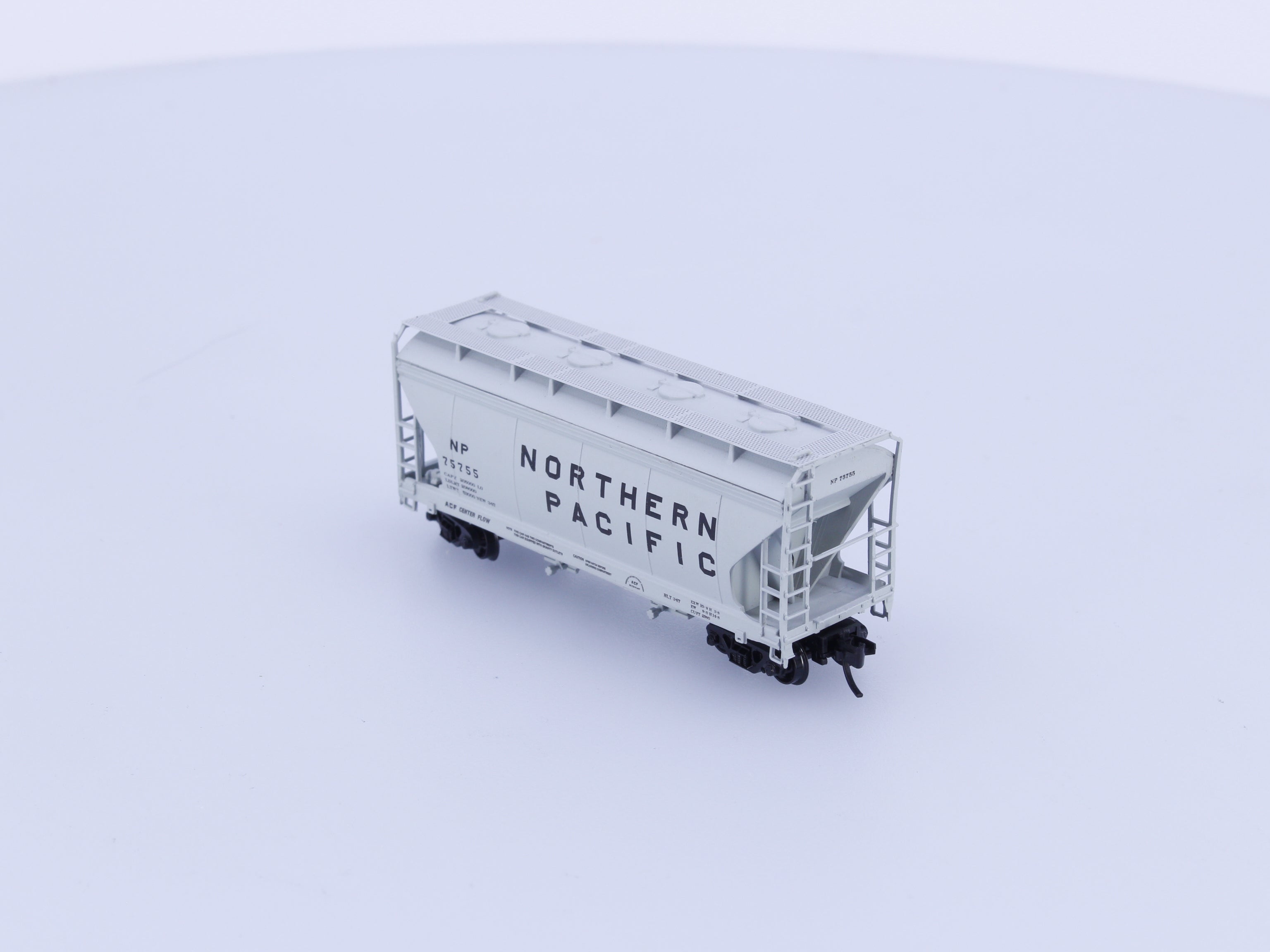 InterMountain 66513-07 N ACF Center Flow 2 Bay Hopper Northern Pacific (NP) 75755