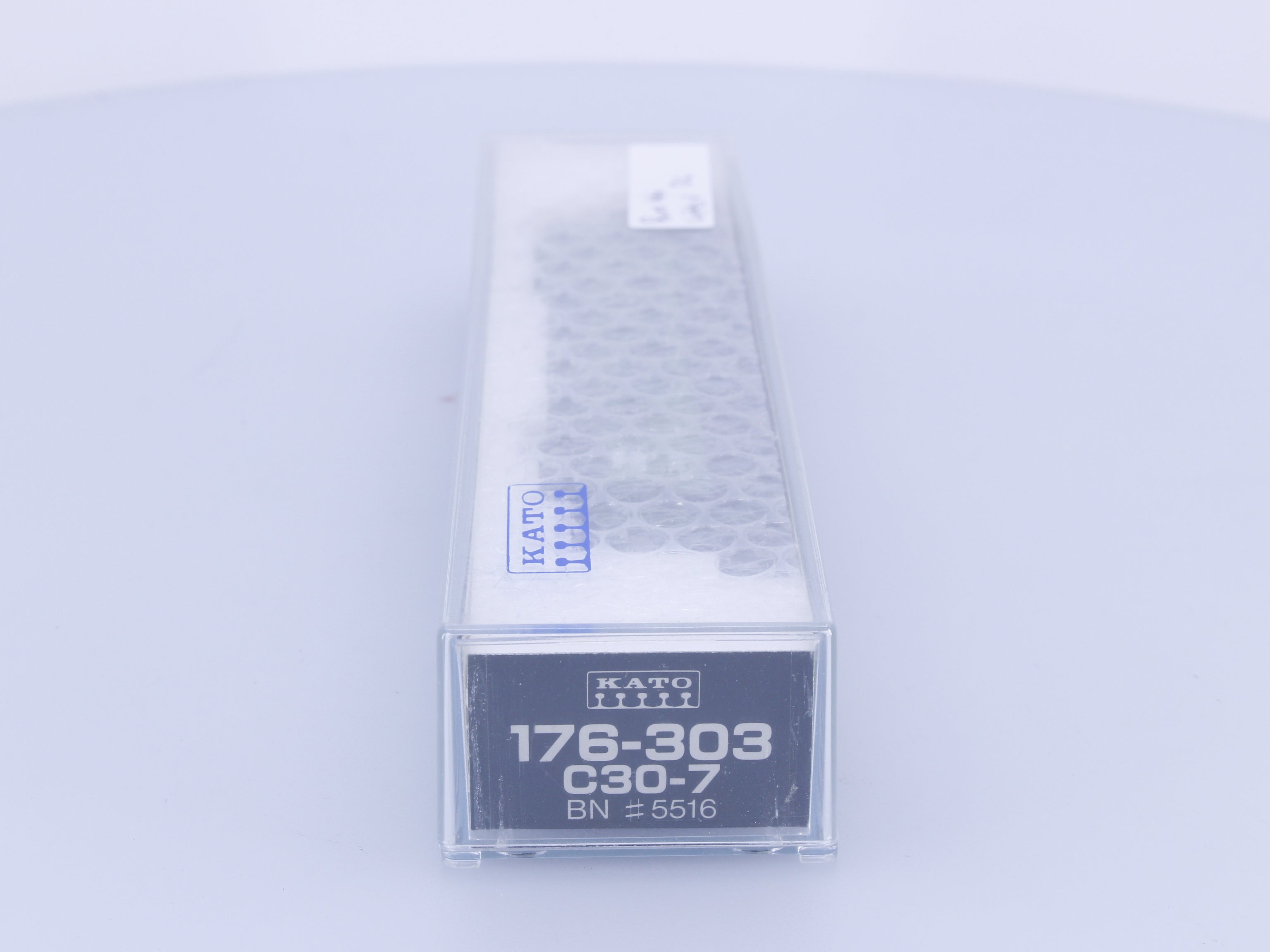 Kato 176-303 N C30-7 Diesel Locomotive Burlington Northern (BN) 5516 Analog DC