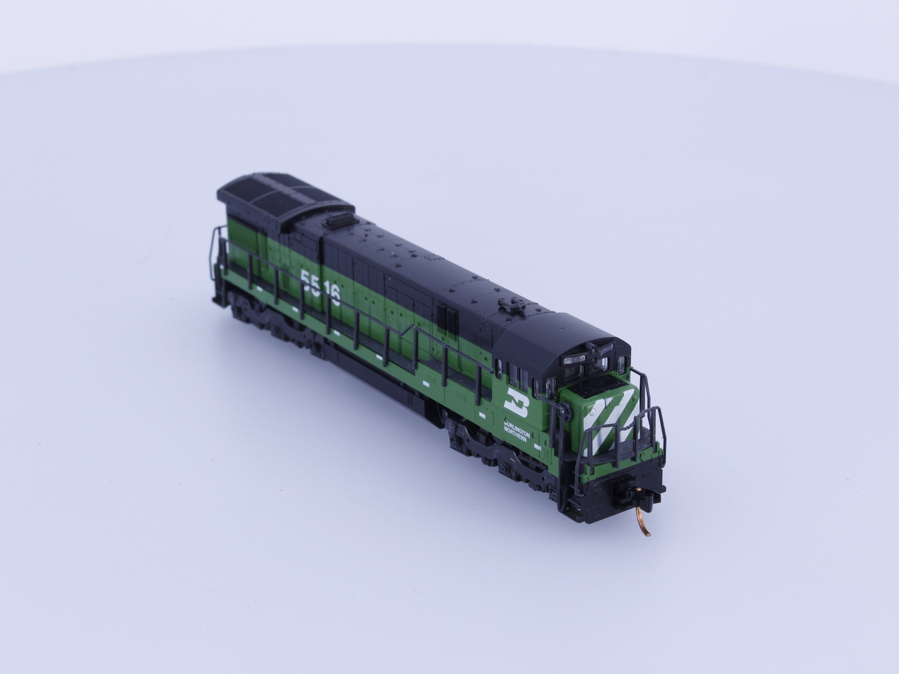 Kato 176-303 N C30-7 Diesel Locomotive Burlington Northern (BN) 5516 Analog DC