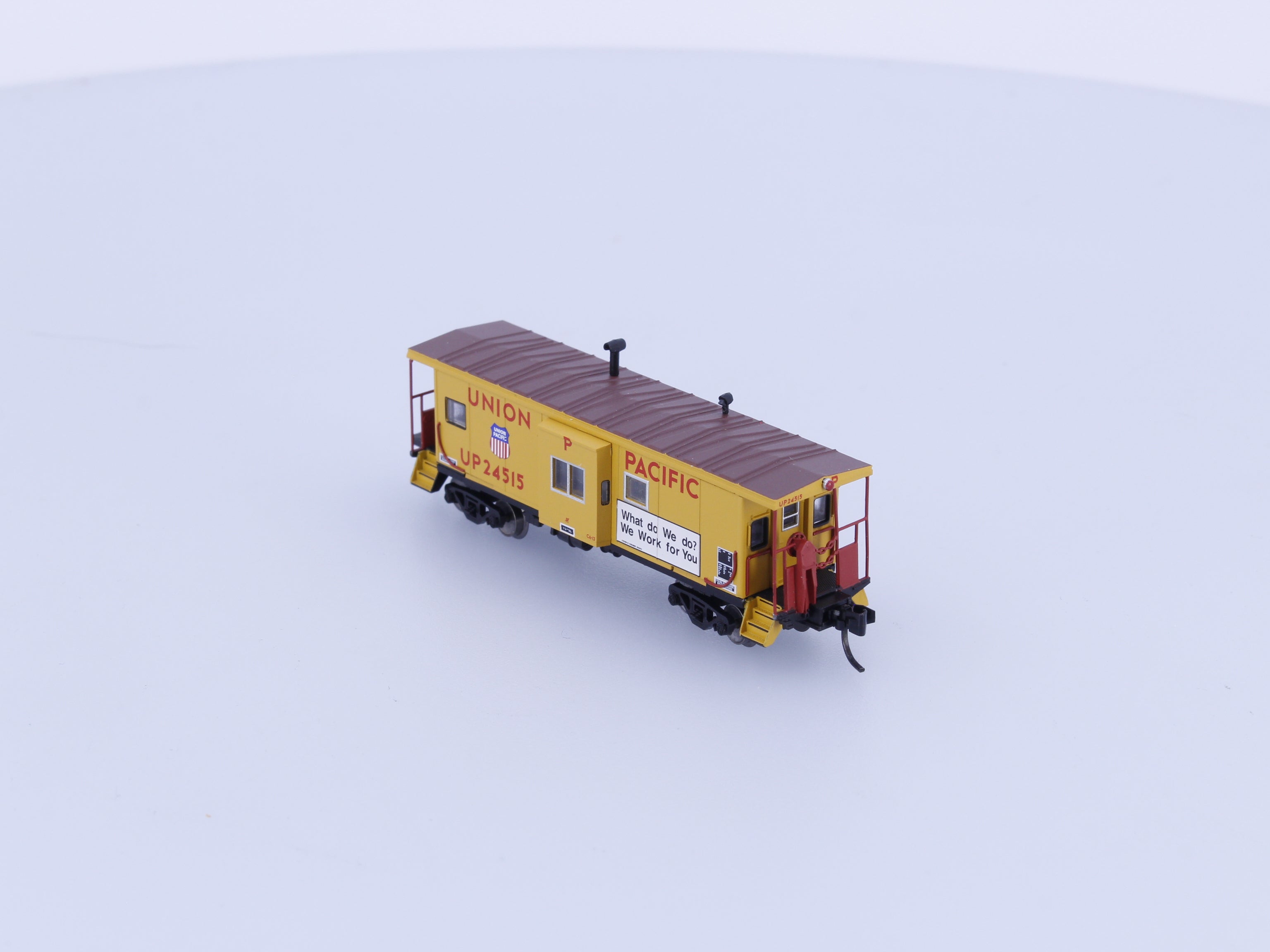 Bluford Shops 44020 N Int. Ph. 4 Bay Window Caboose Union Pacific (UP) 24515