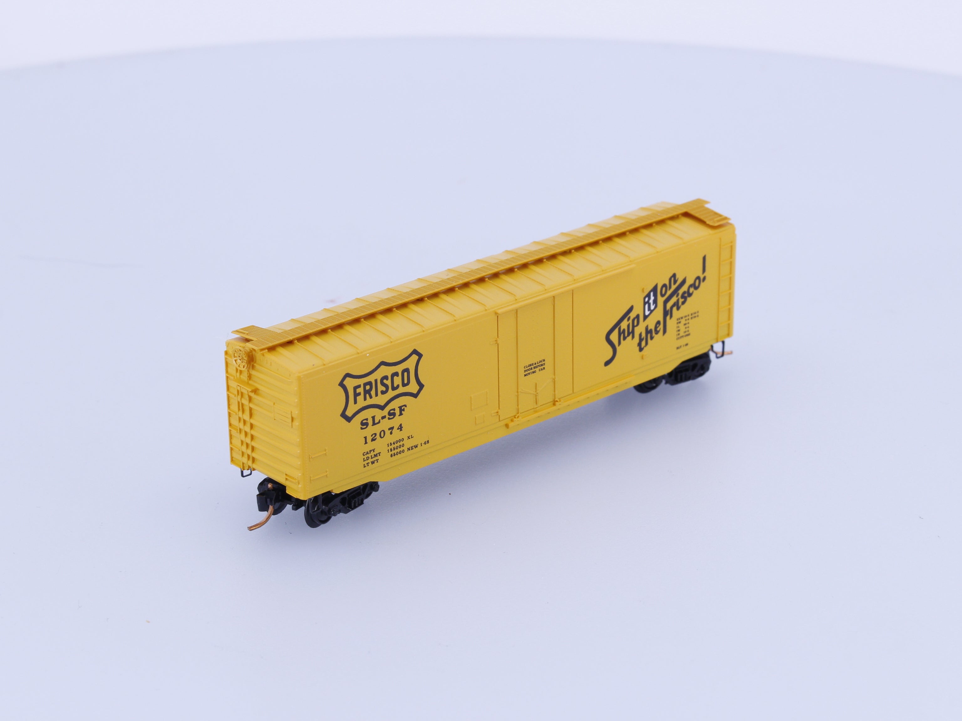 Micro Trains 32144-1 N 50' Standard Box Car Plug Door SLSanta Fe (SF) 12074 (#1)