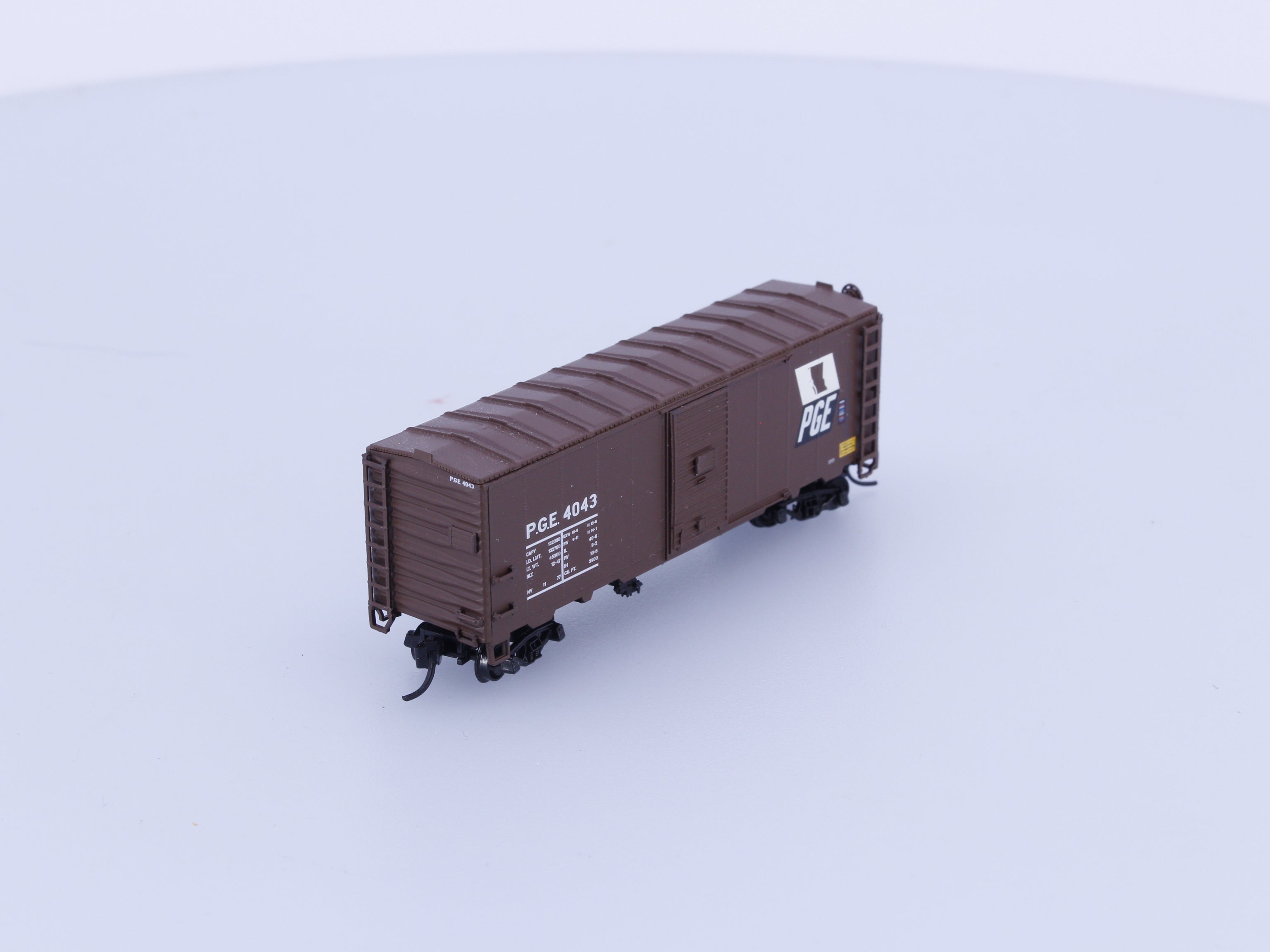 InterMountain 66808-05 N Modified AAR 40' Boxcar Pacific Great Eastern (PGE) 4043