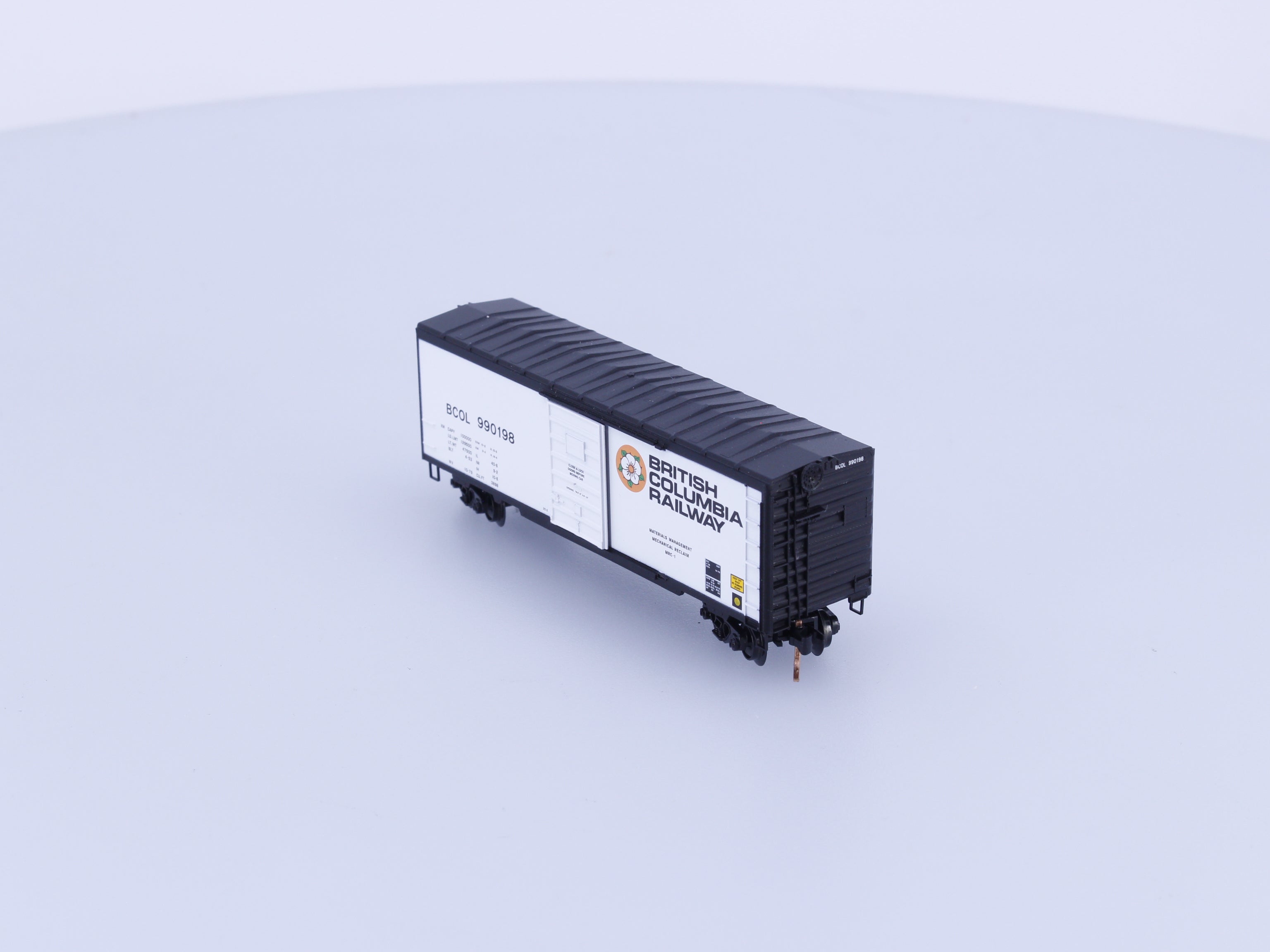 Micro Trains 07300060 N Boxcar, 40', PS-1 British Columbia Railway (BCOL) 990198 (#2)