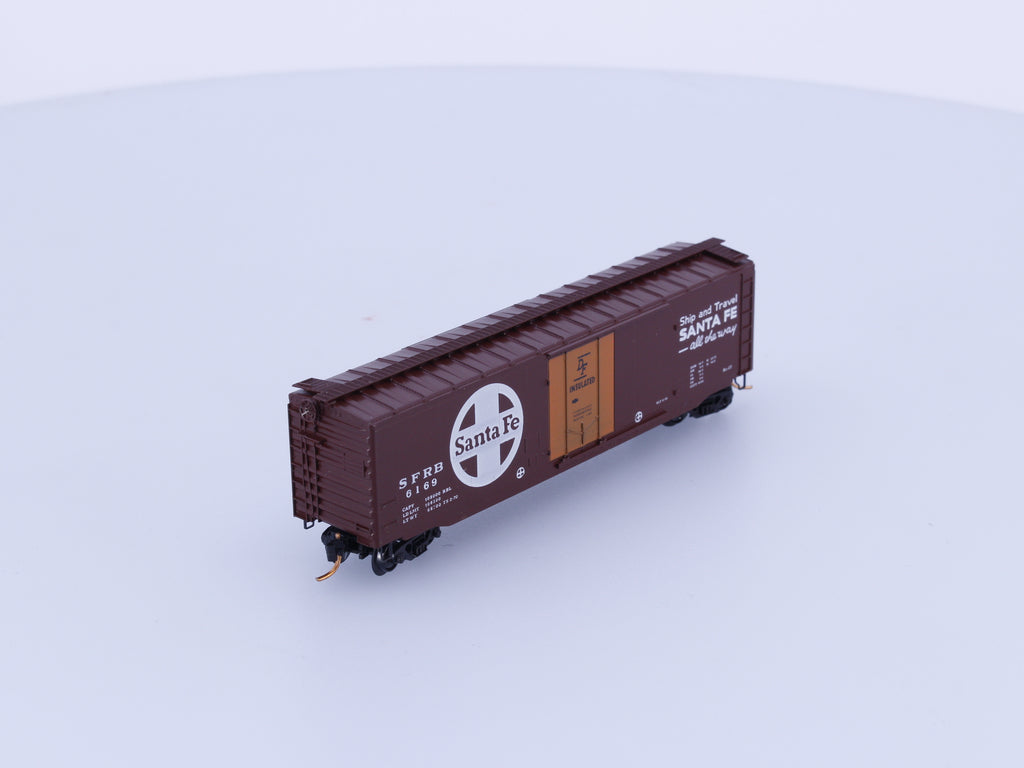 Micro Trains 32076-1 N 50' Standard Box Car, Plug Door Santa Fe (SF) 6169