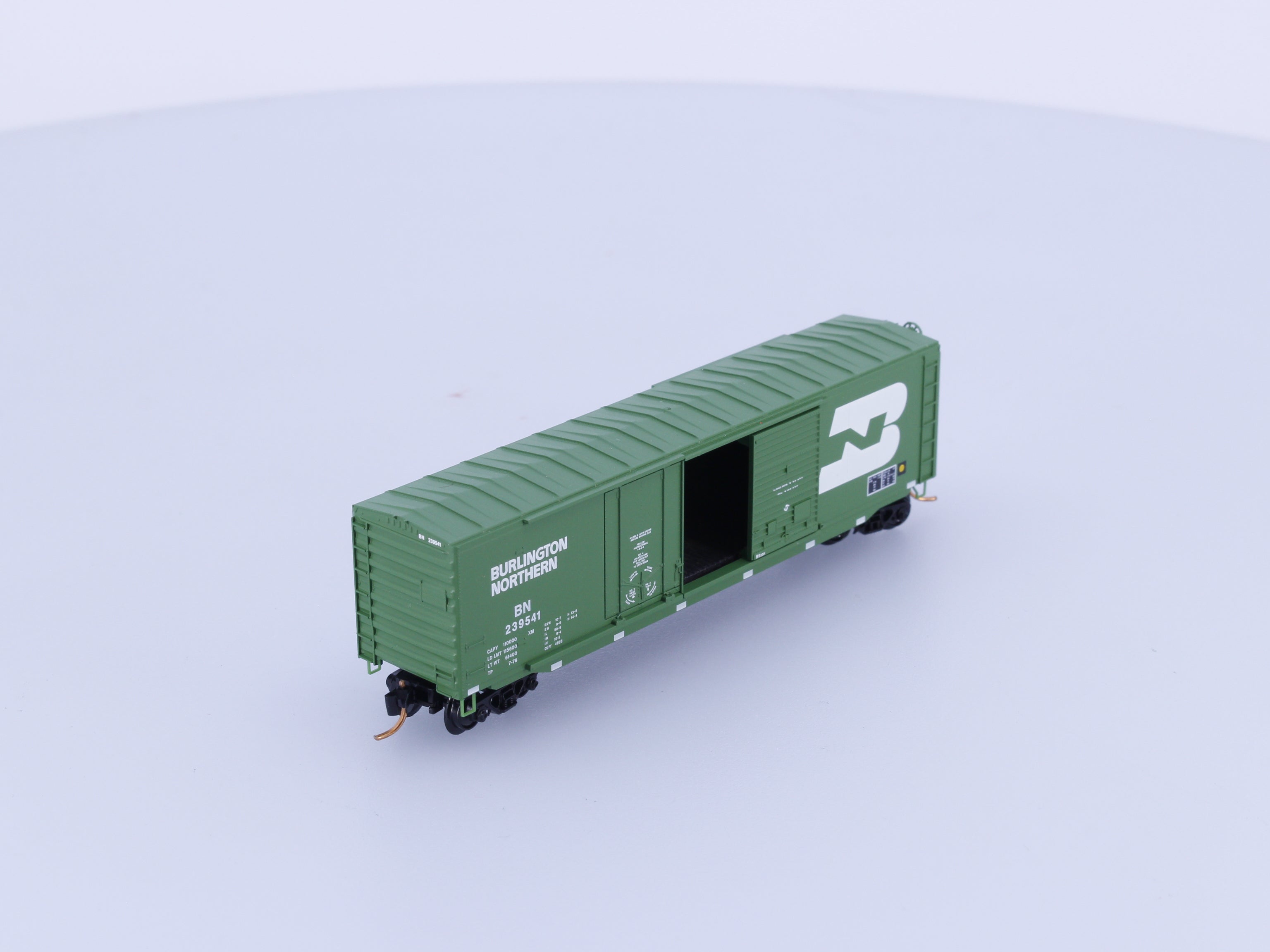 Micro Trains 07600090 N Boxcar, 50', Steel Burlington Northern (BN) 239541