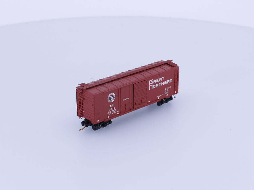 Micro Trains 22021 N 40' Standard Box Car Plug & Sliding Door Great Northern (GN) 11876 (#3)