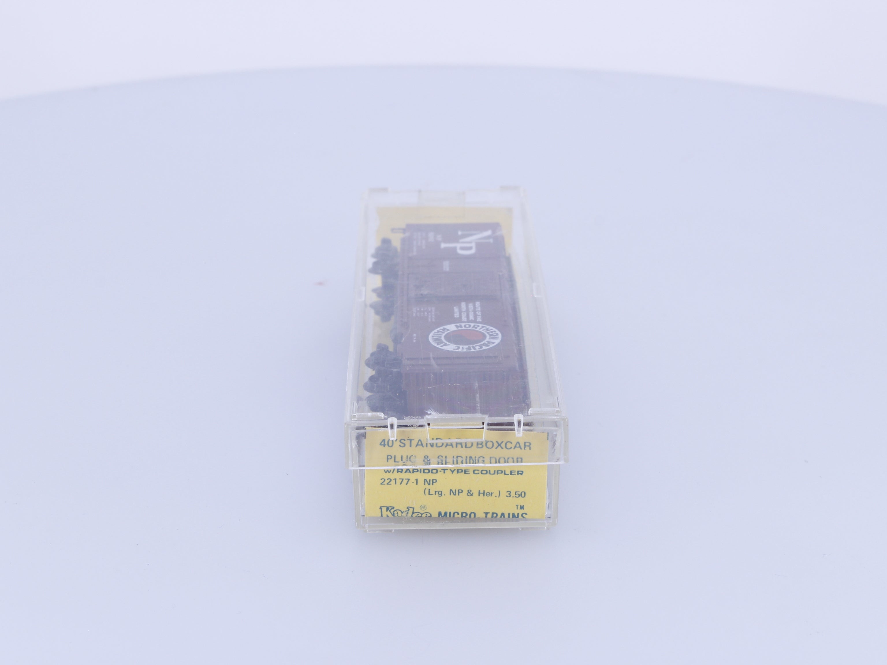 Micro Trains 22177-1 N 40' Standard Box Car Plug & Sliding Door Northern Pacific (NP) 8292 (#1)