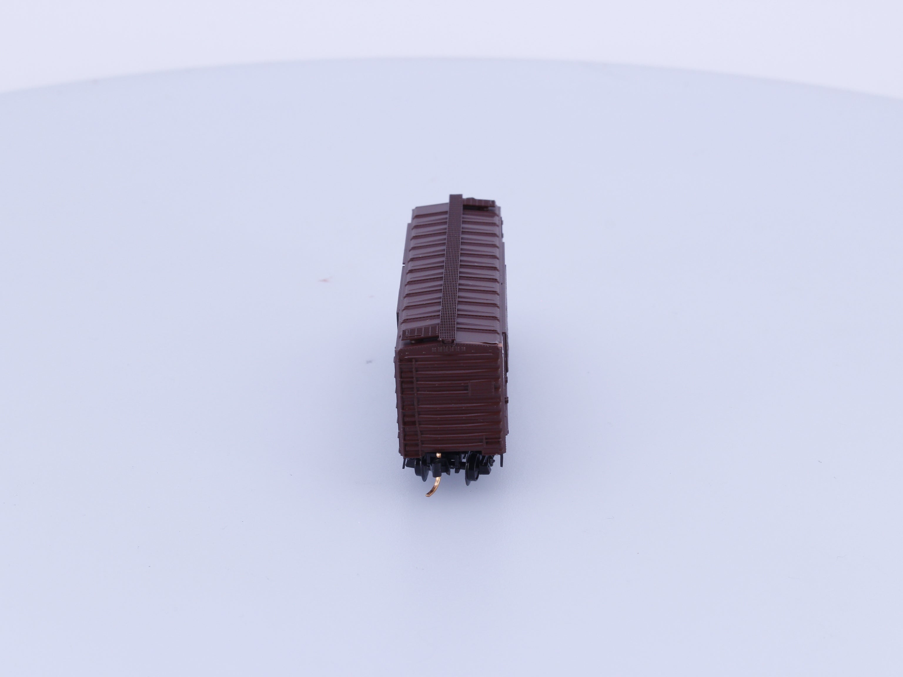 Micro Trains 22177-1 N 40' Standard Box Car Plug & Sliding Door Northern Pacific (NP) 8292 (#1)