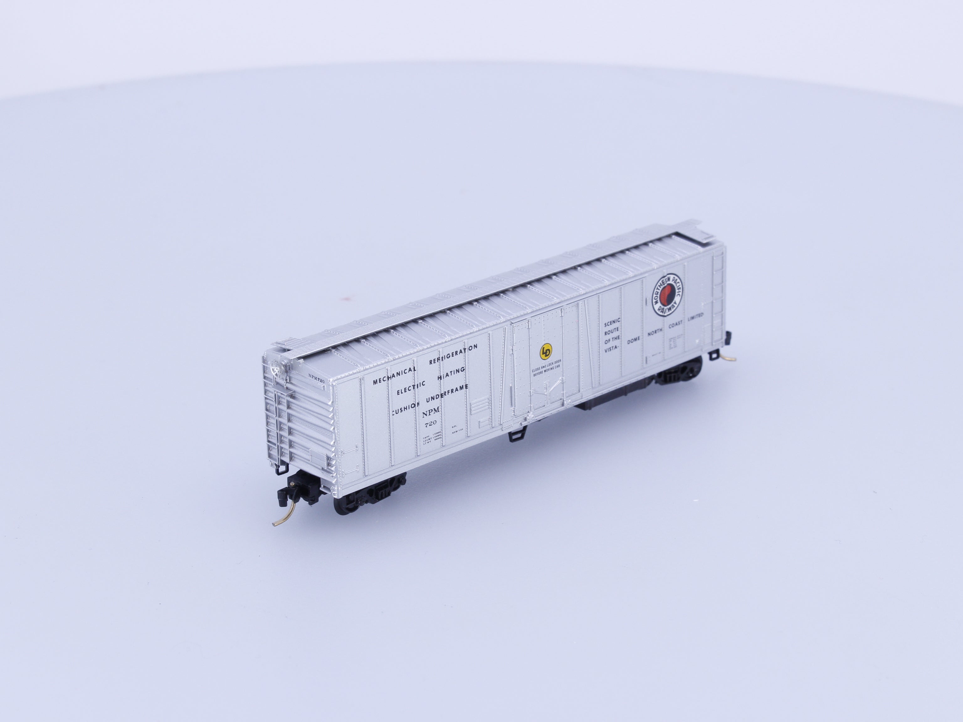Micro Trains 70050 N Reefer, 50', Mechanical Northern Pacific (NP) 720