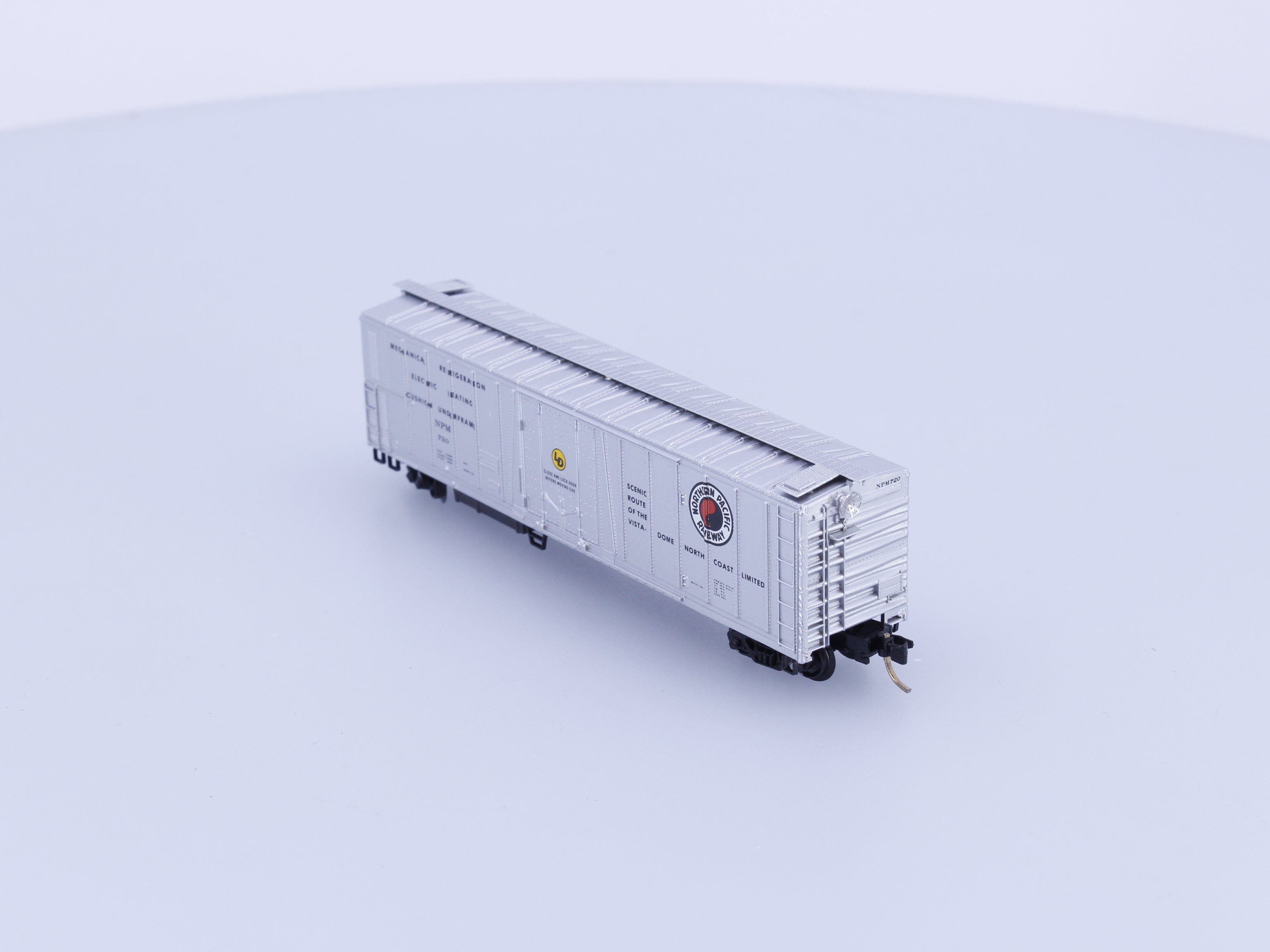 Micro Trains 70050 N Reefer, 50', Mechanical Northern Pacific (NP) 720