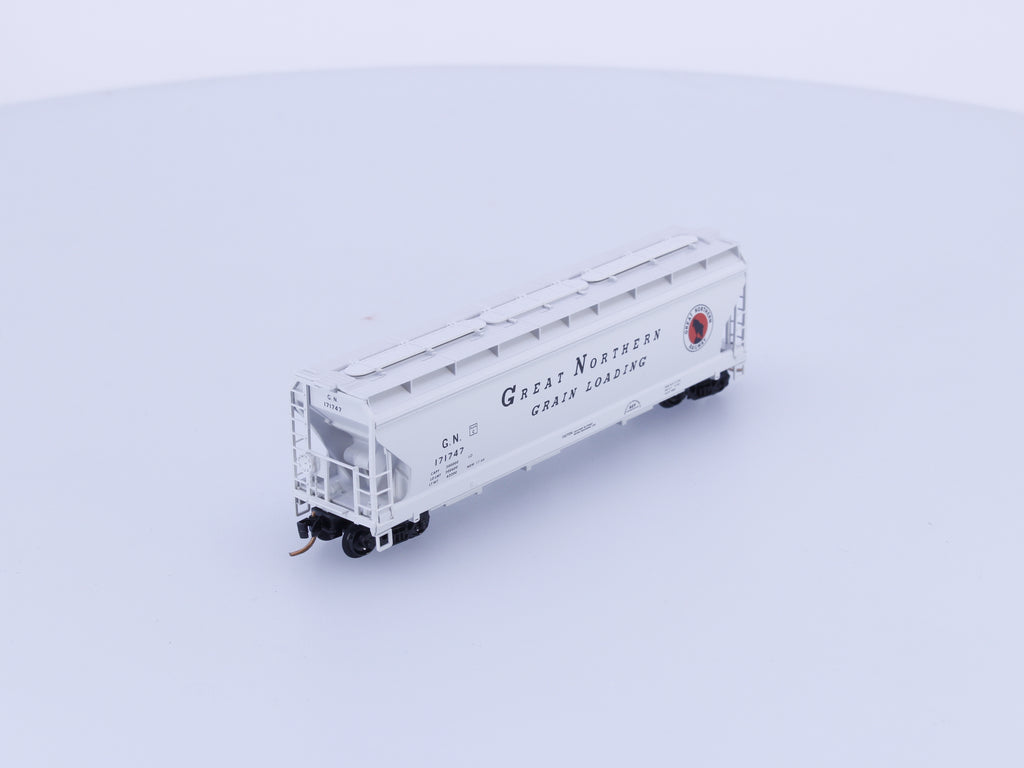 Micro Trains 94160 N Covered Hopper, 3-Bay, ACF 4650 Great Northern (GN) 171747