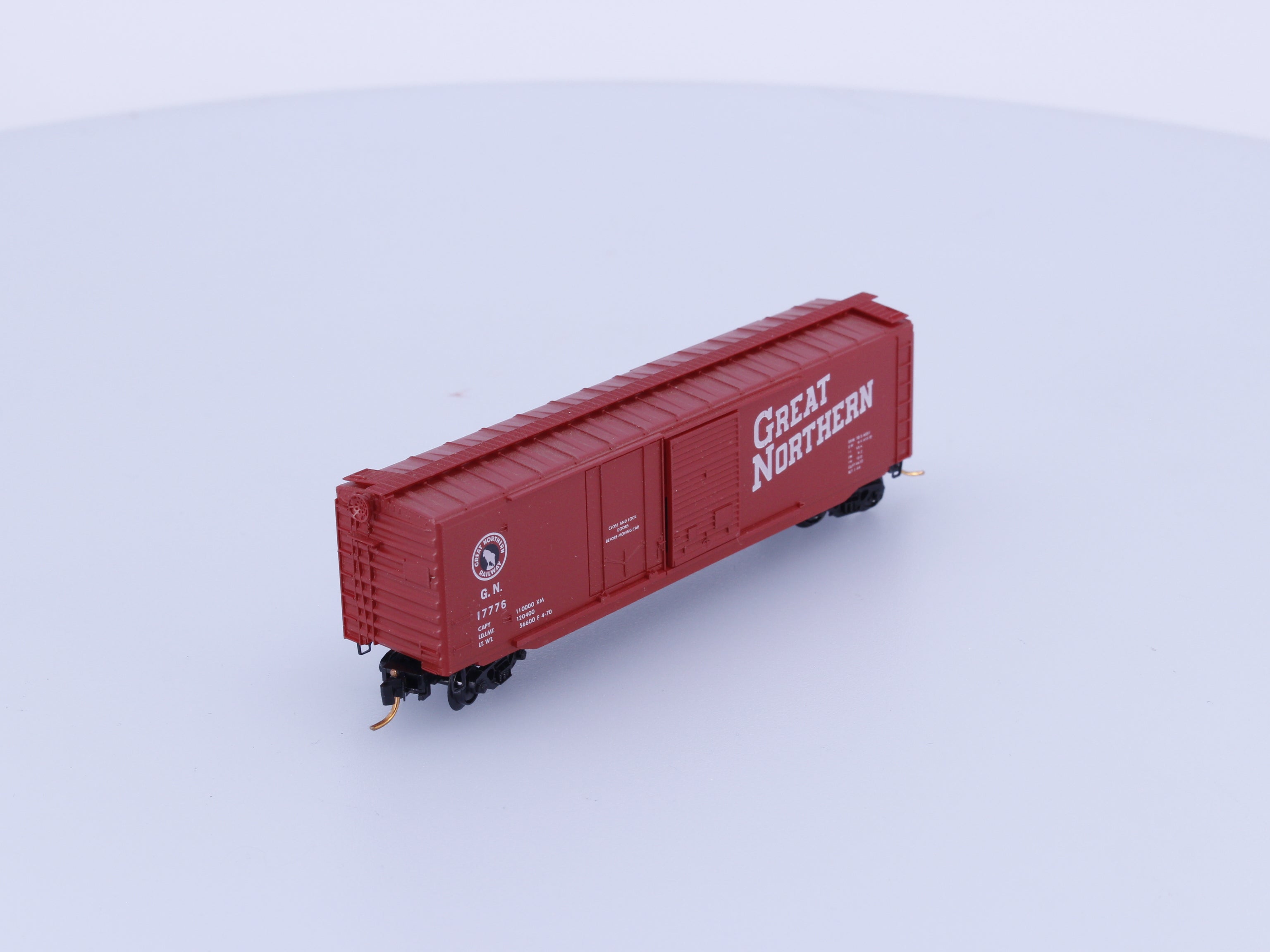 Micro Trains 33011 N 50' Standard Box Car, Plug/Sliding Door Great Northern (GN) 17776 (#1)