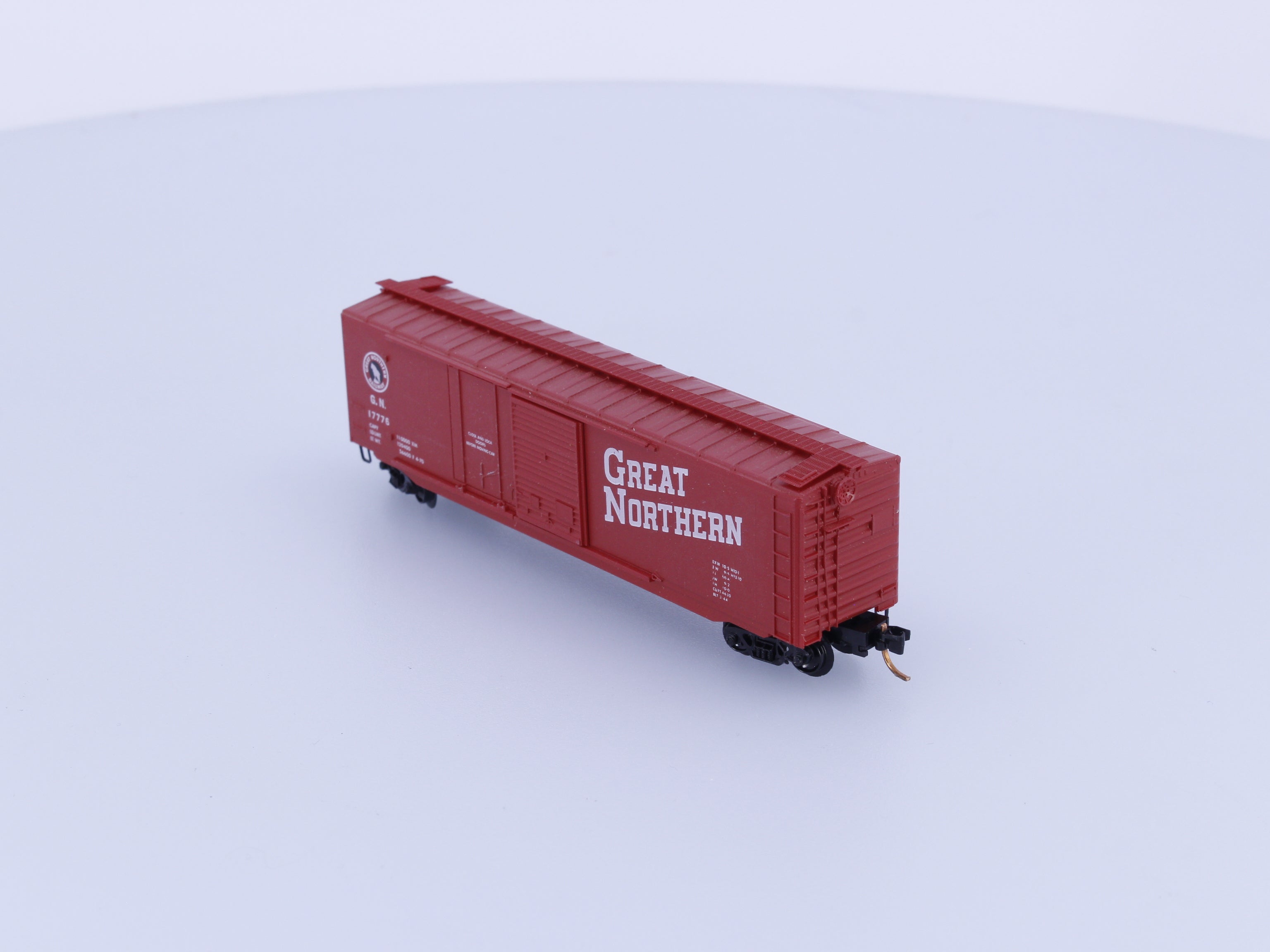 Micro Trains 33011 N 50' Standard Box Car, Plug/Sliding Door Great Northern (GN) 17776 (#1)