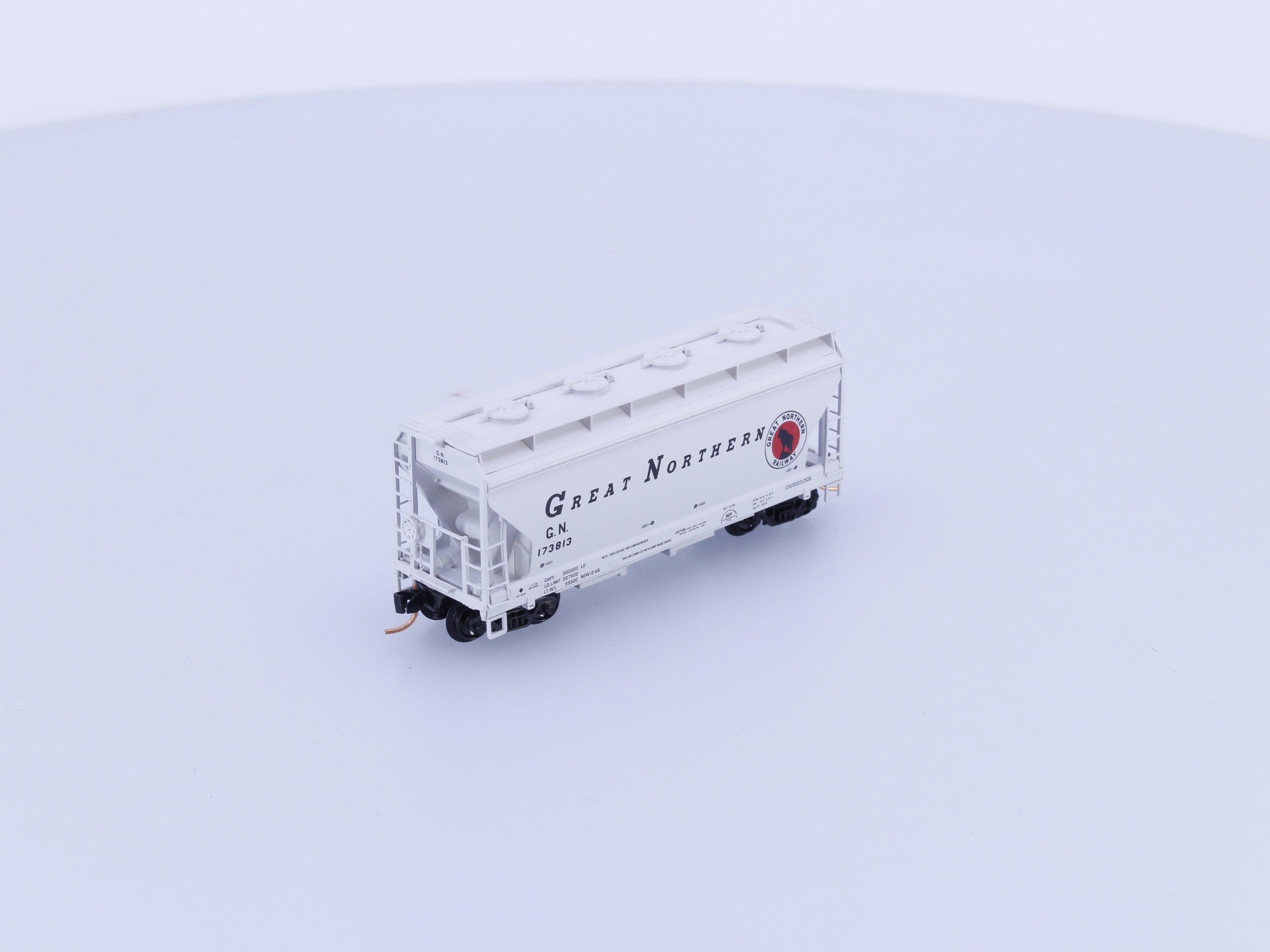 Micro Trains 92170 N Covered Hopper, 2-Bay, ACF Centerflow Great Northern (GN) 173813