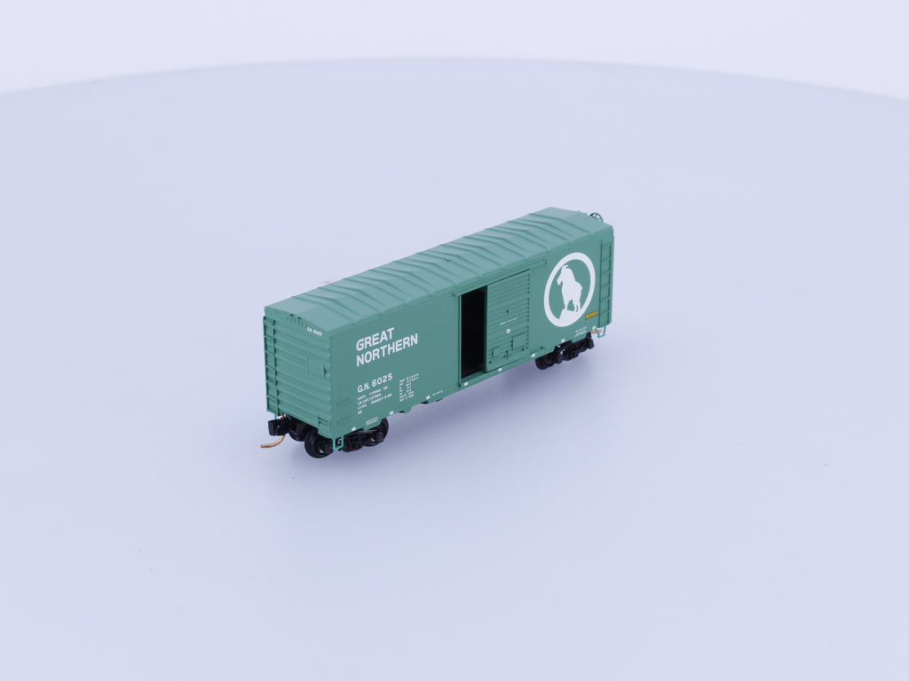 Micro Trains NSC 05-29 N 40' Standard Box Car Single Door Great Northern (GN) 6025