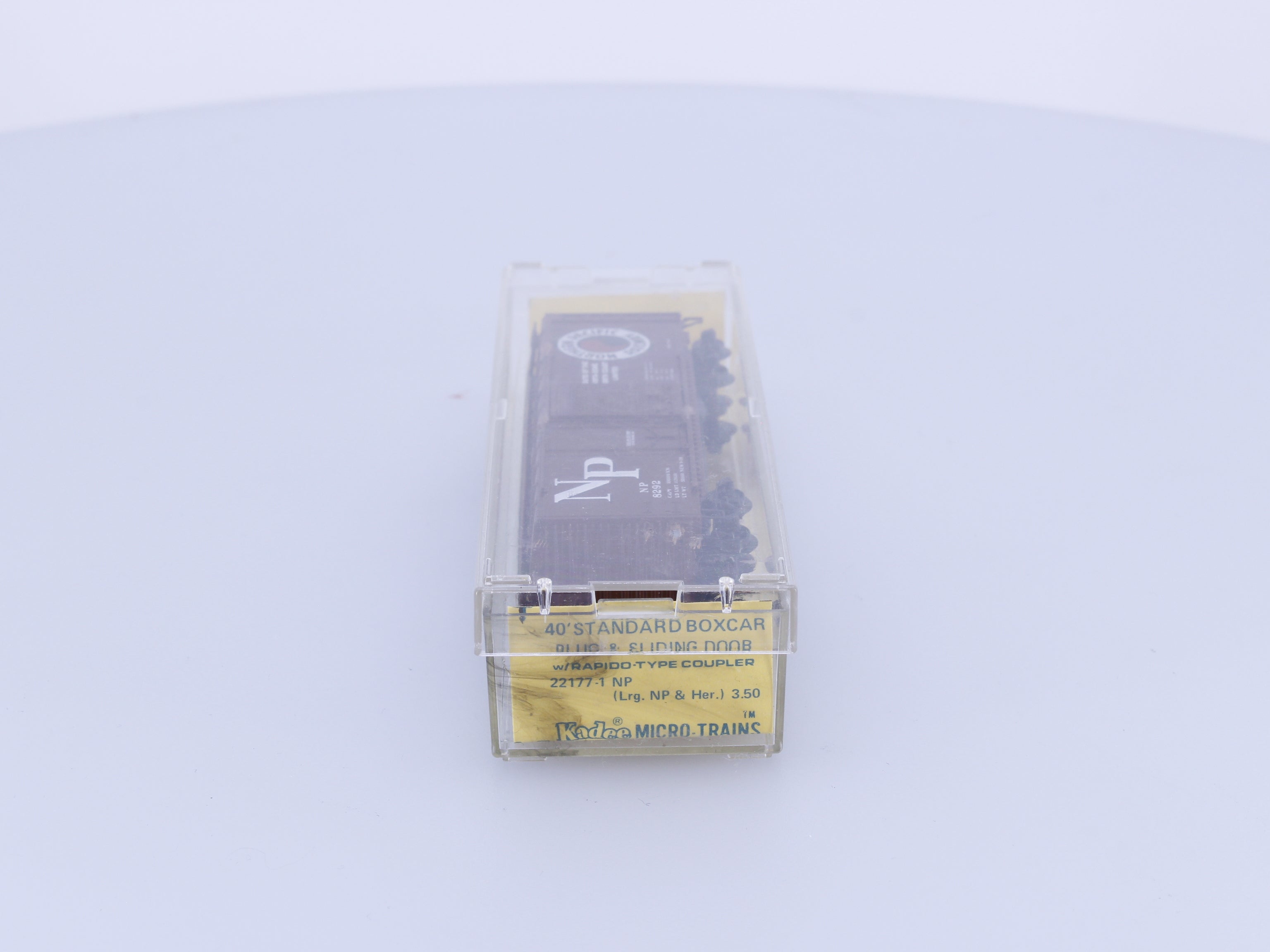 Micro Trains 22177-1 N 40' Standard Box Car Plug & Sliding Door Northern Pacific (NP) 8292 (#3)